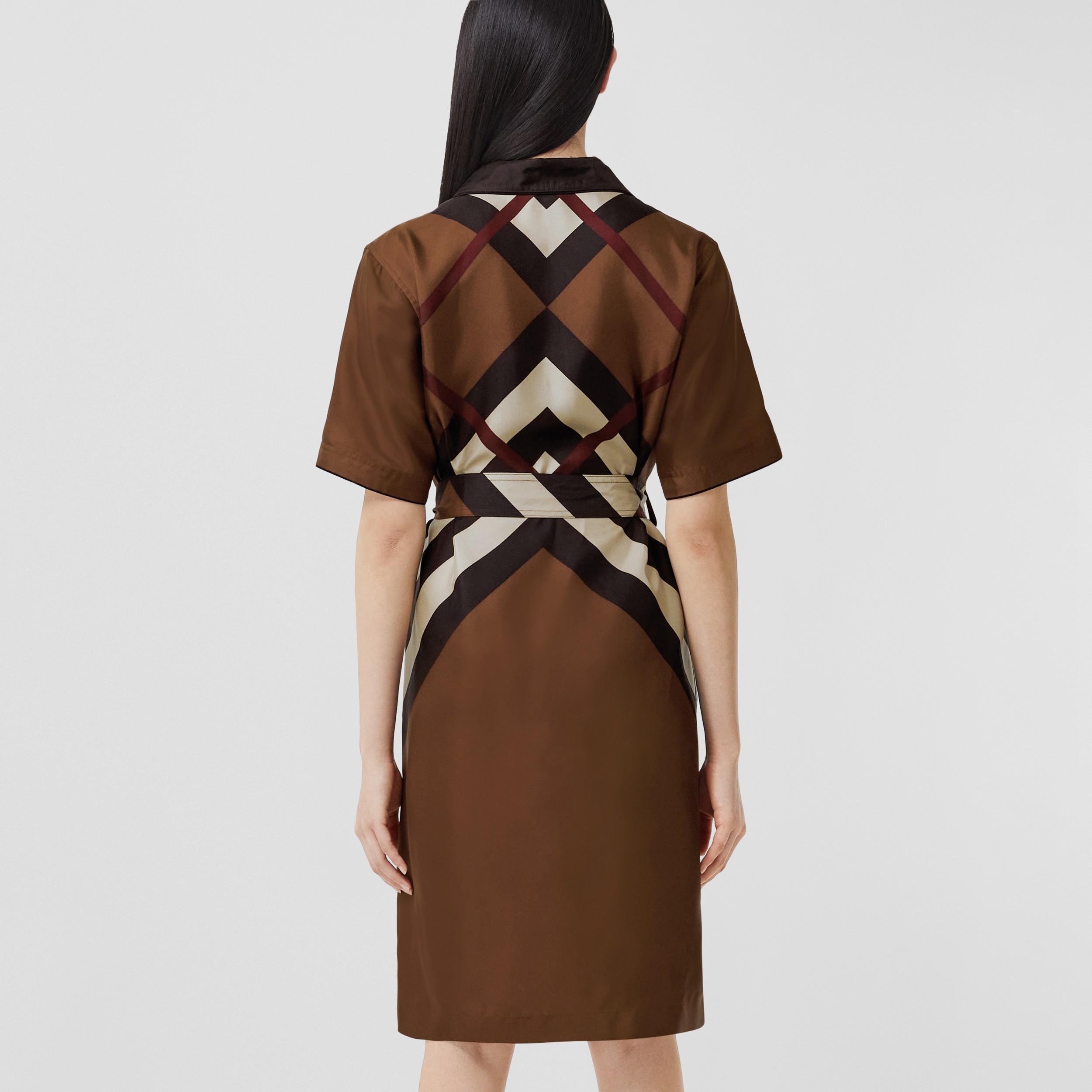 Vestido camisero en seda Check estilo zigzag (Marrón Abedul Oscuro) - Mujer | Burberry® oficial - 3