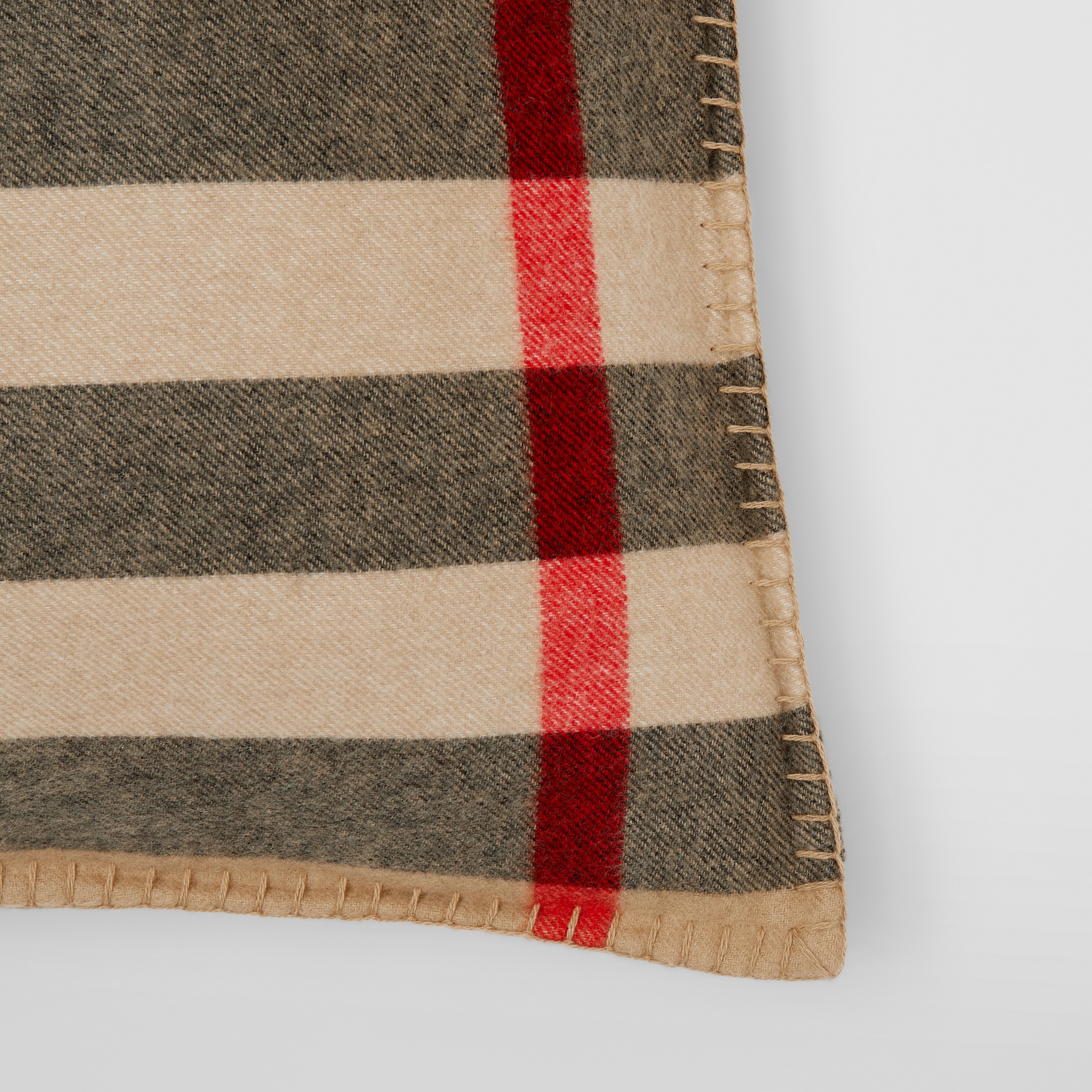 Exaggerated Check Cashmere Cushion Cover in Archive Beige | Burberry® Official - 2