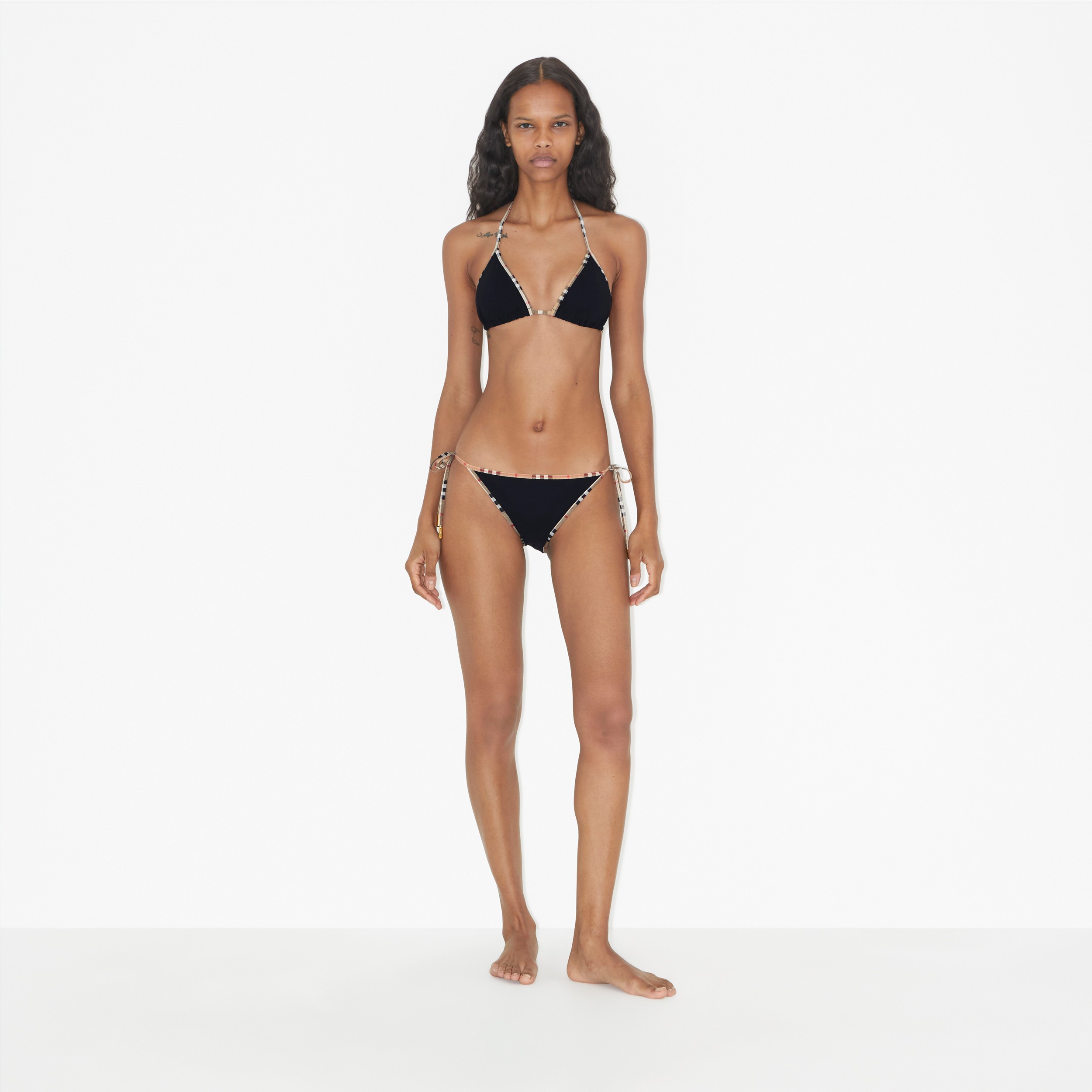 Bikini a triangolo in nylon stretch con dettagli Check (Nero) - Donna | Sito ufficiale Burberry® - 2