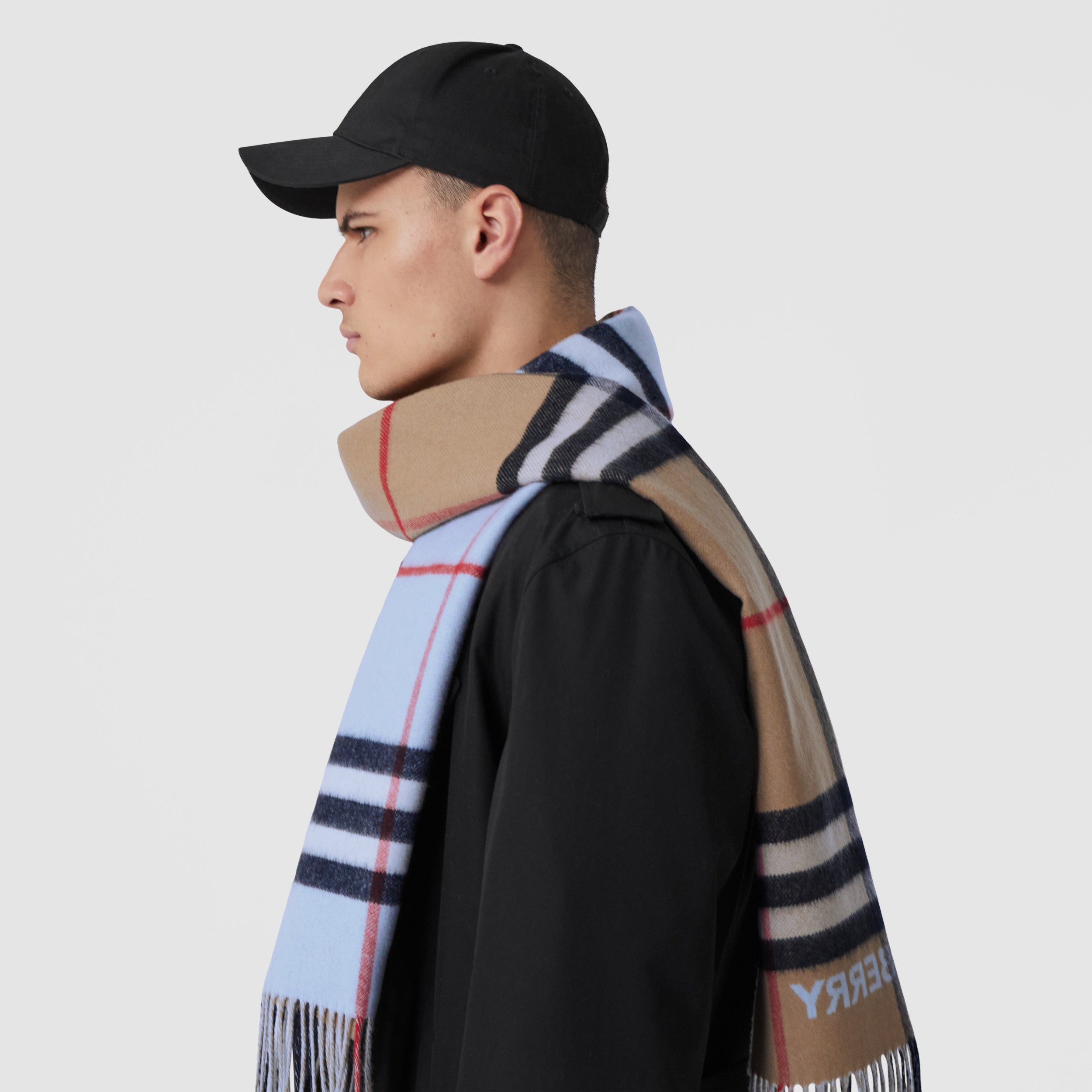 Contrast Check Cashmere Scarf in Archive Beige/pale Blue | Burberry® Official - 4