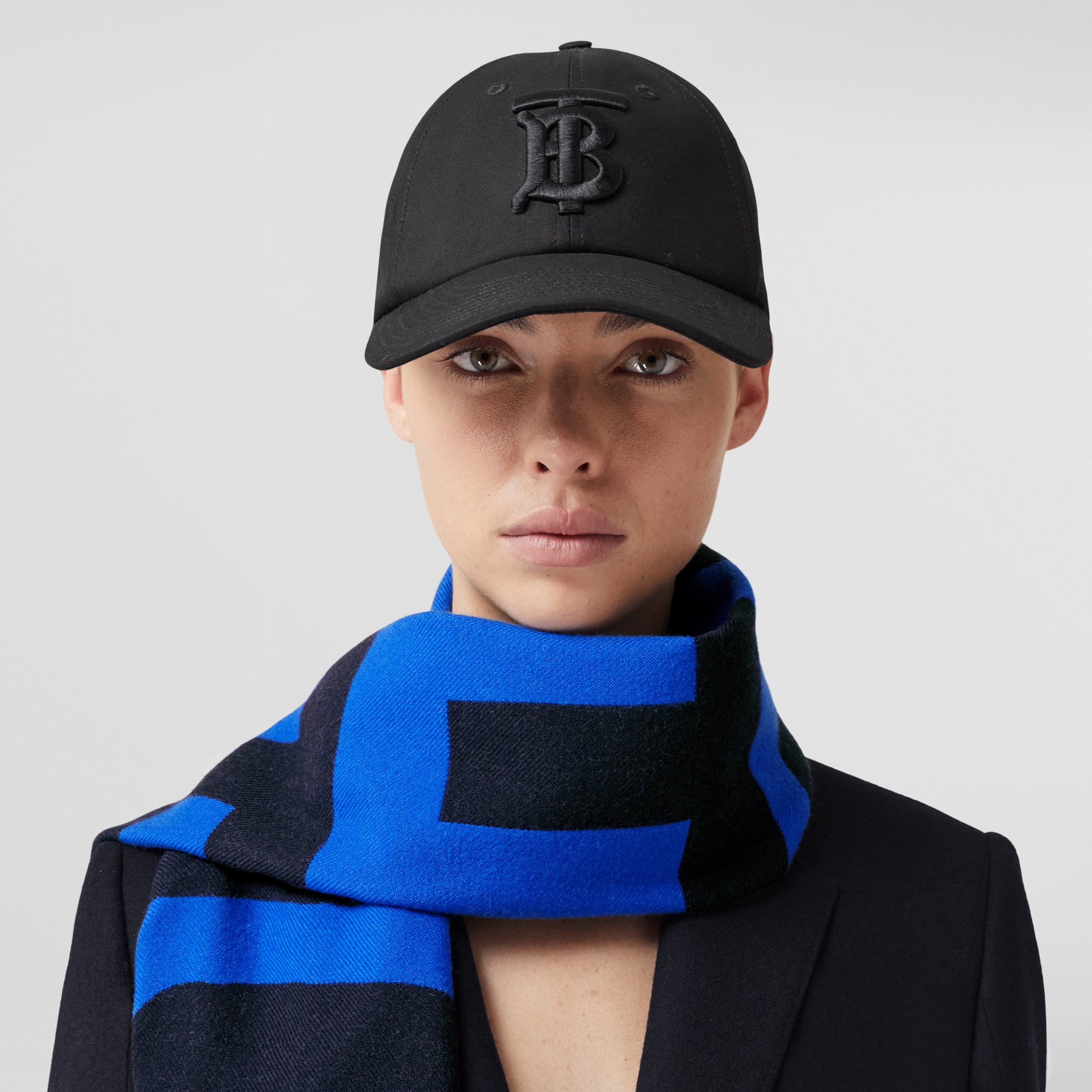 Logo Wool Jacquard Scarf in Dark Charcoal Blue | Burberry® Official - 3