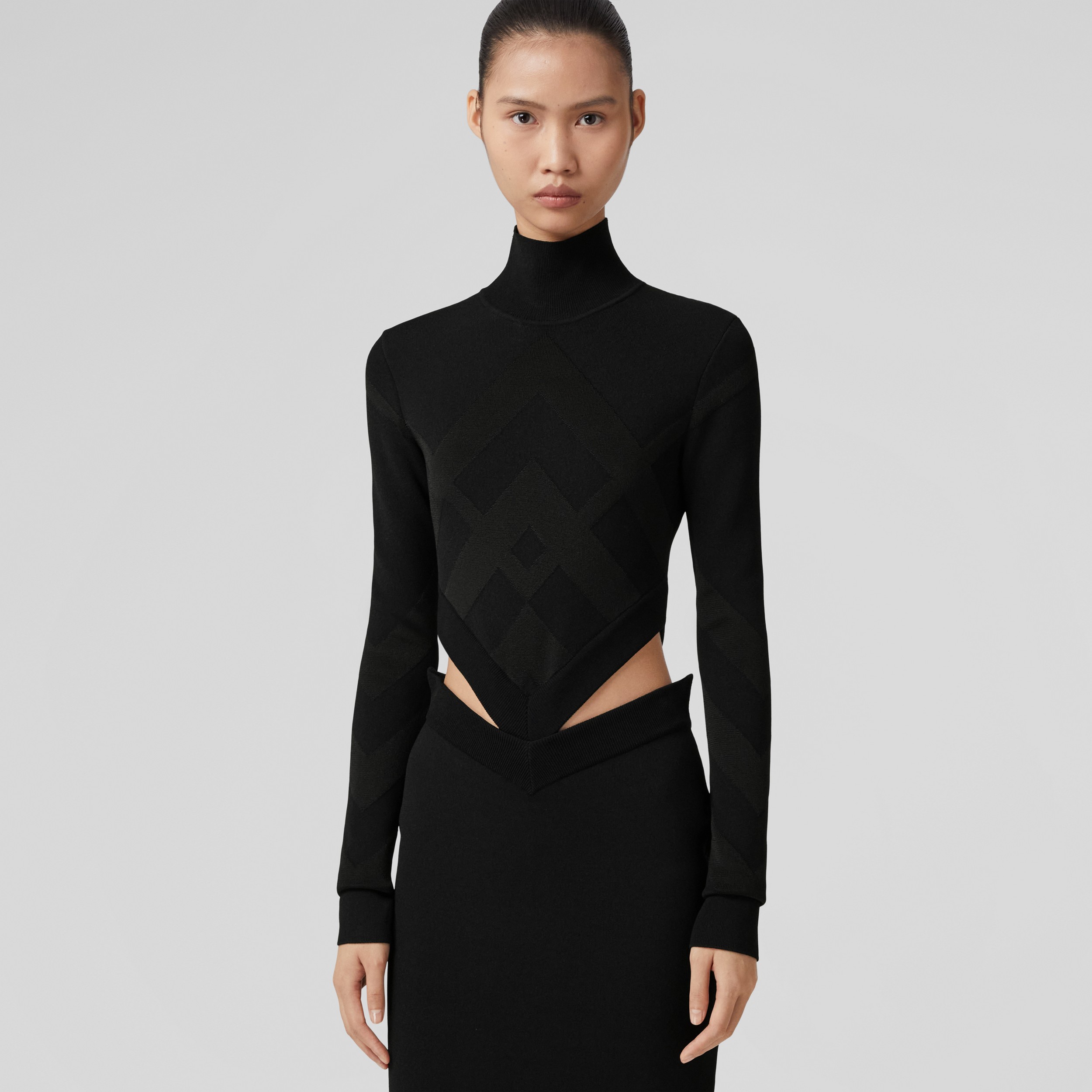 Camiseta de cuello alto con cuadros estilo zigzag (Negro) - Mujer | Burberry® oficial - 4