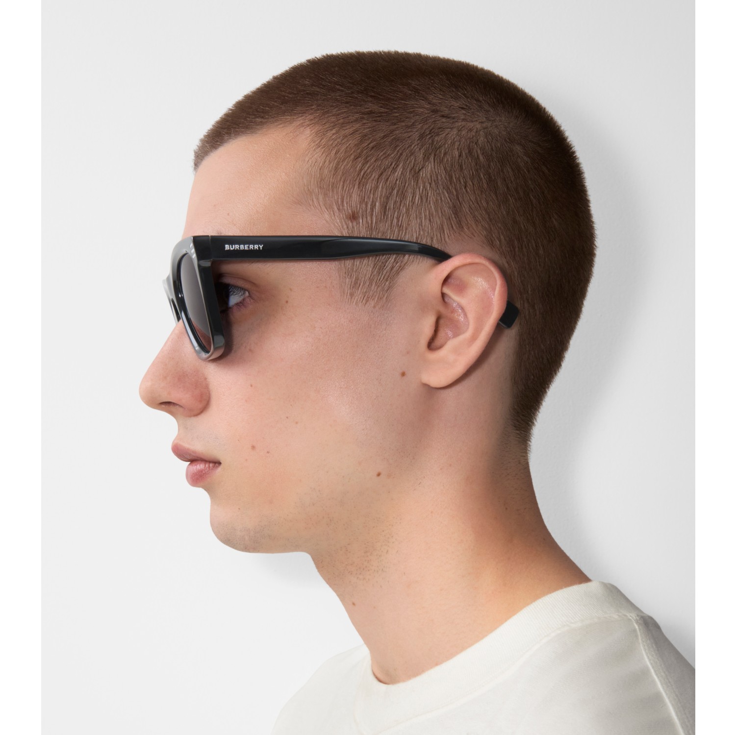 Square Sunglasses in Black Men Burberry Official