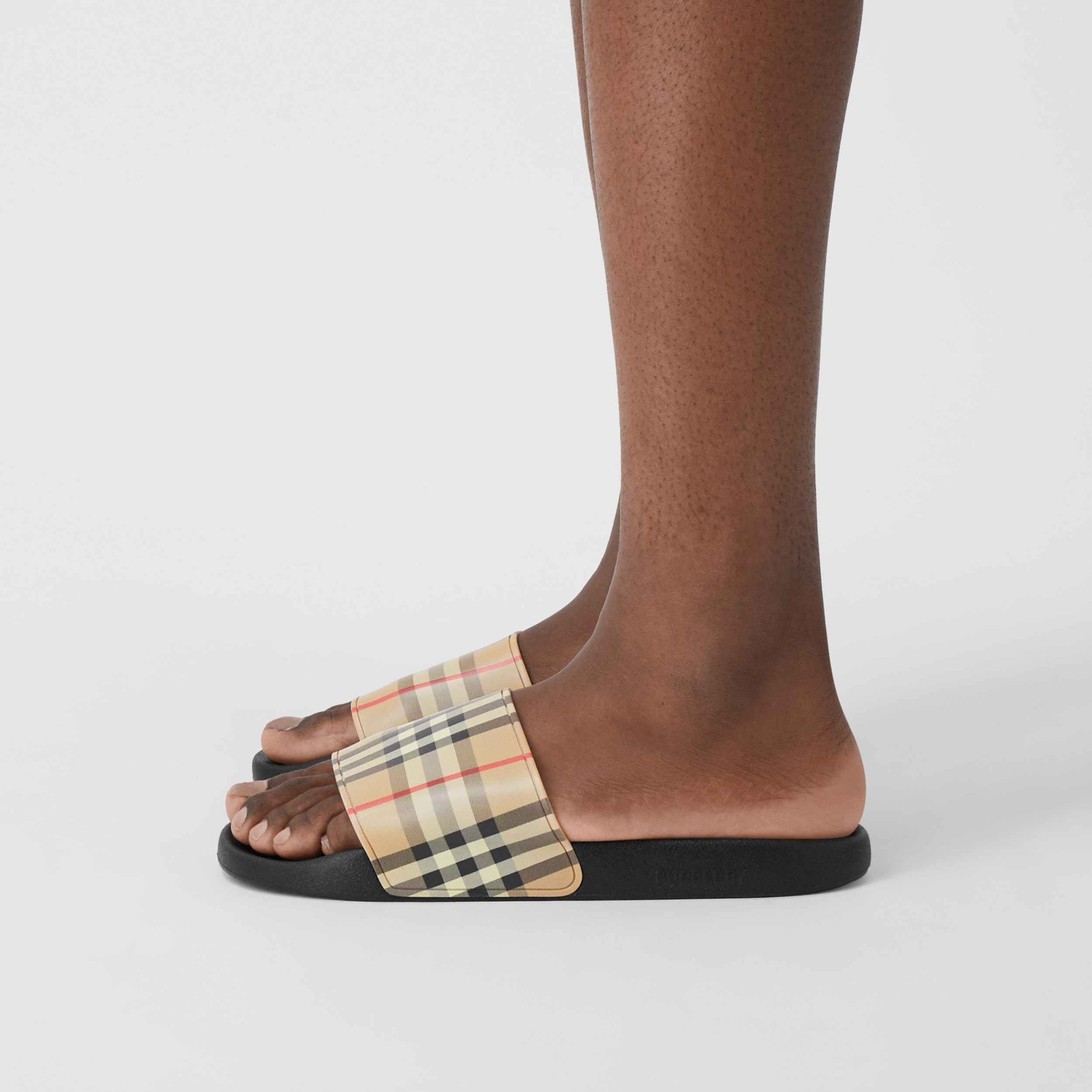 burberry vintage check flat slides
