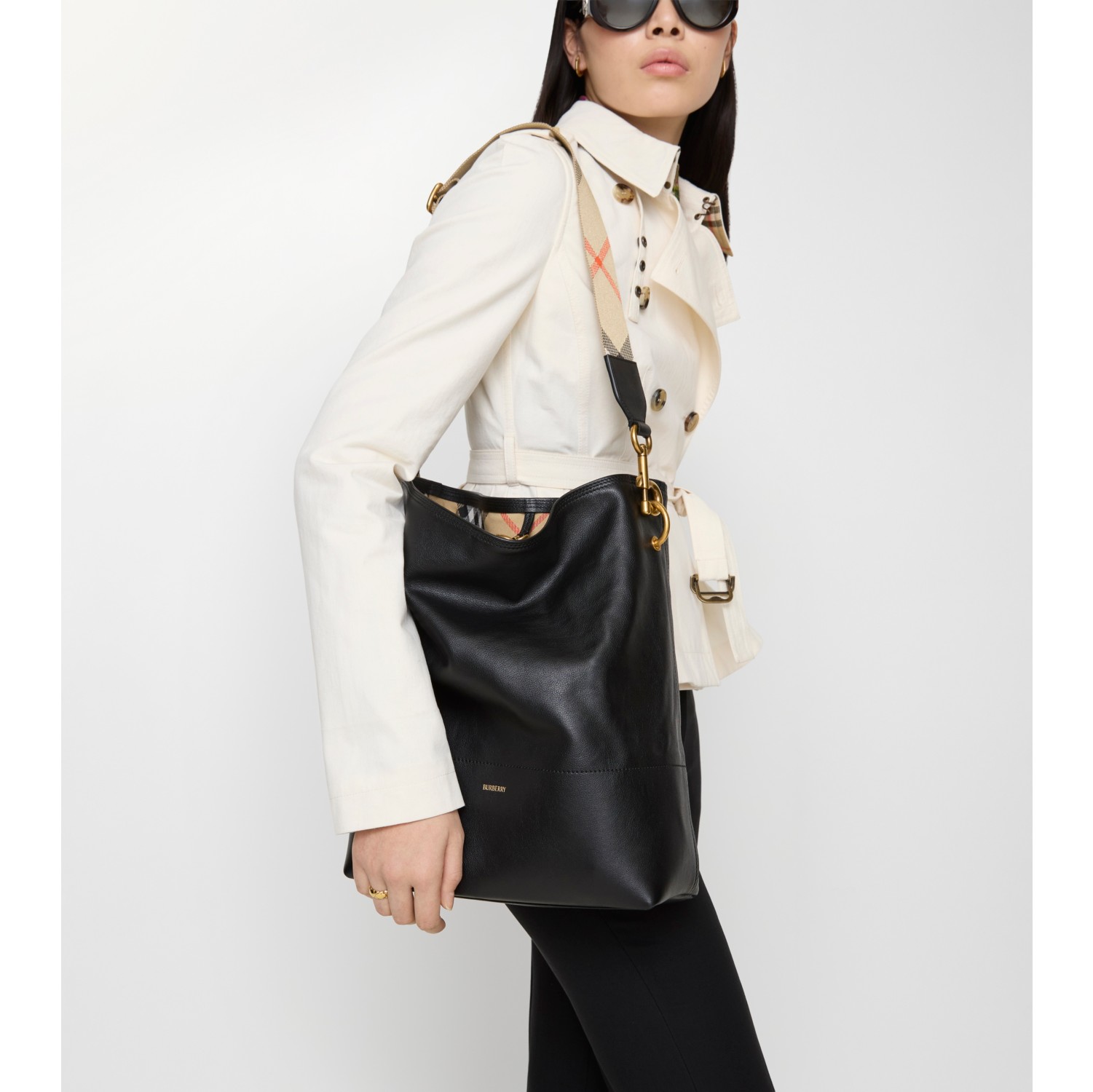 Medium B Clip Bucket Bag​