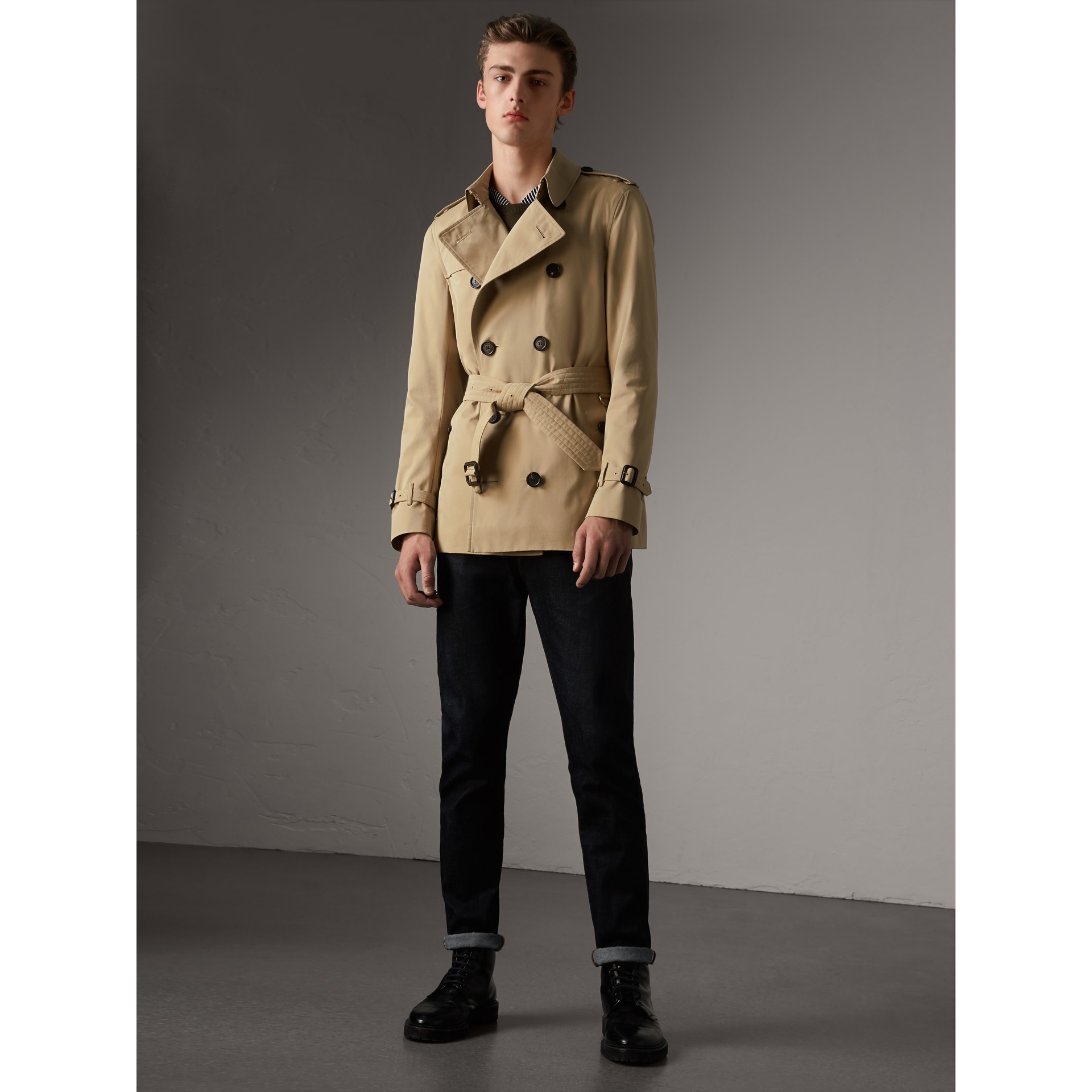 The Sandringham – Short Heritage Trench Coat in Honey - Men | Burberry