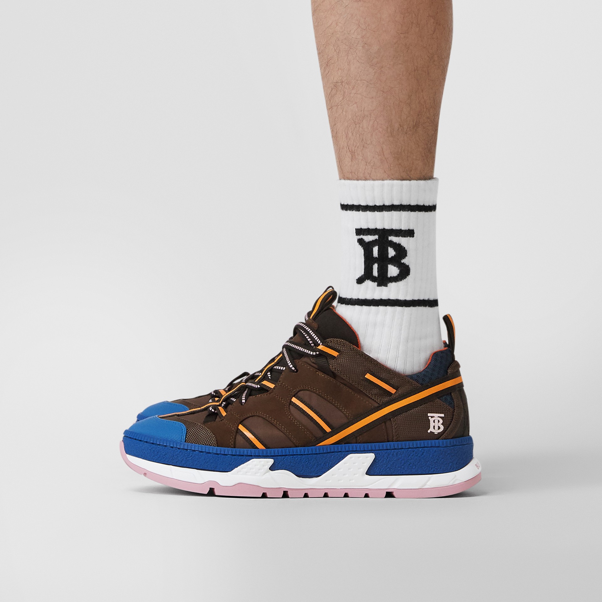 union sneaker website