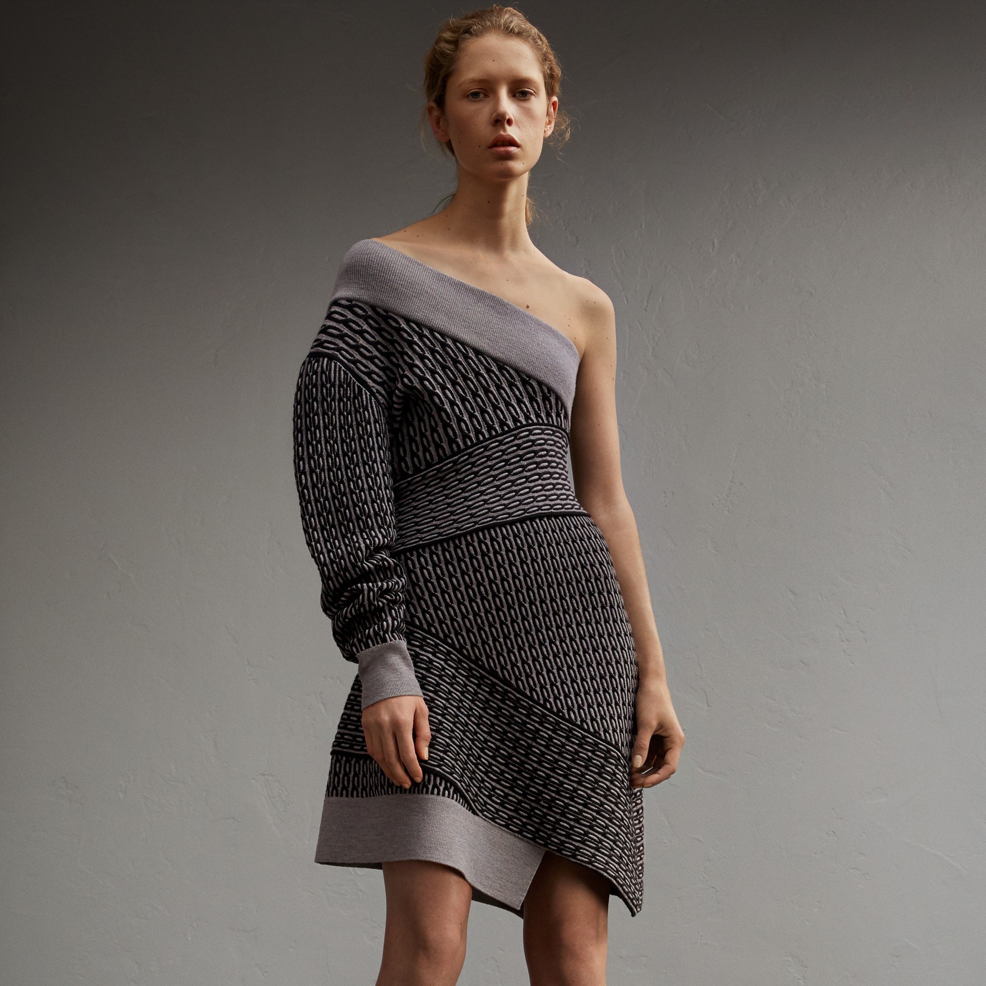one shoulder style