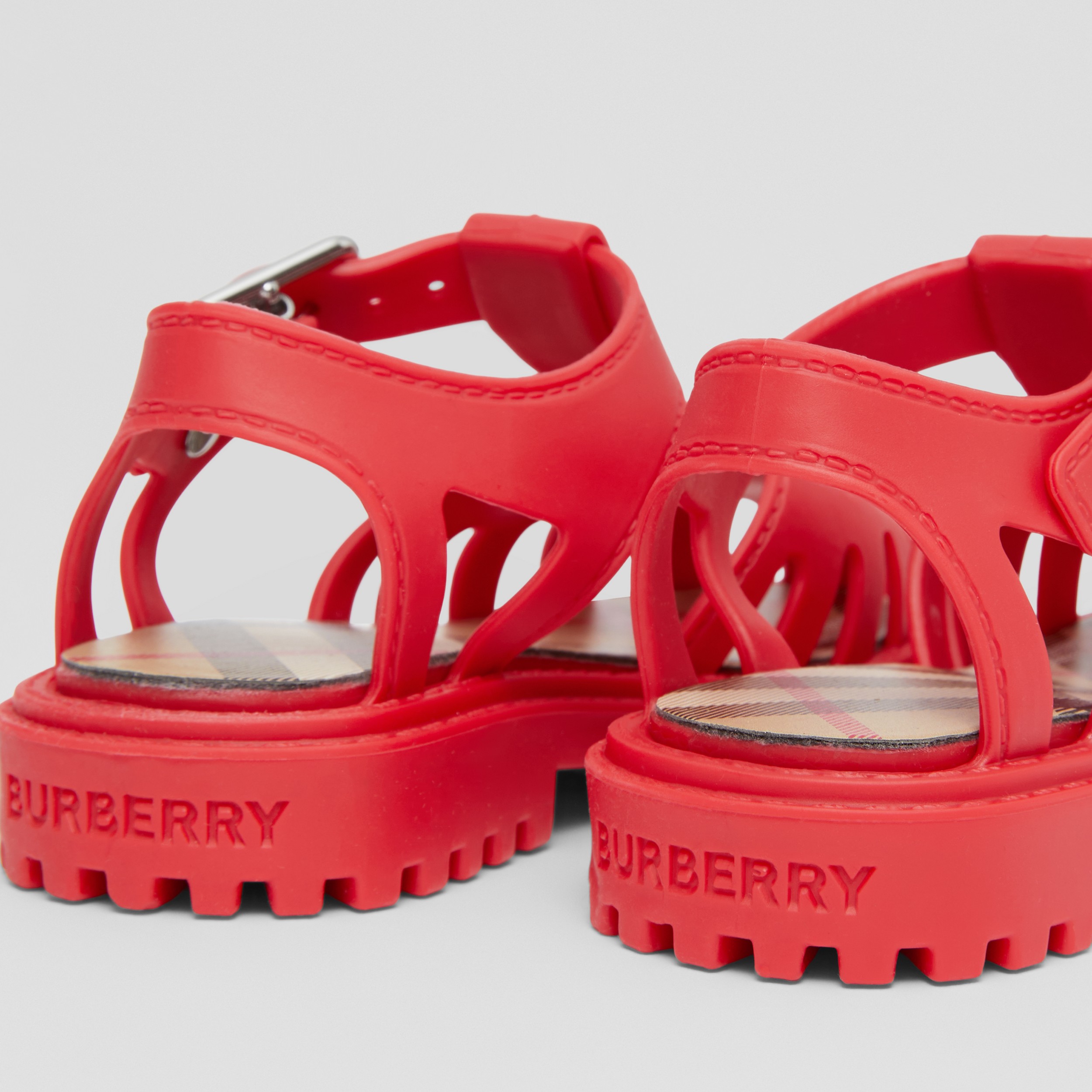 Vintage Check-lined Rubber Sandals in Bright Red - Children | Burberry® Official - 2