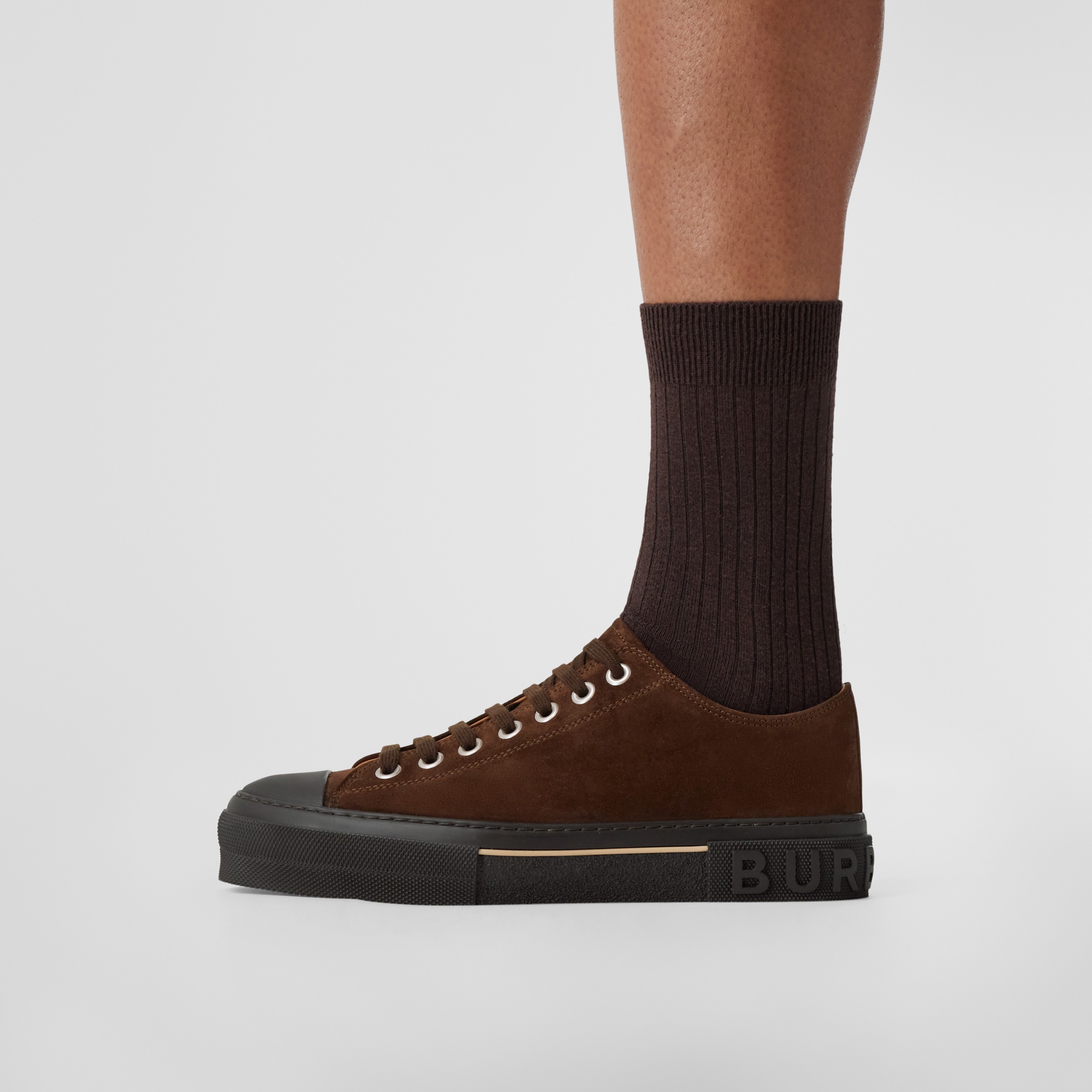 Sneakers en cuir velours à logo (Marron) - Homme | Site officiel Burberry® - 3