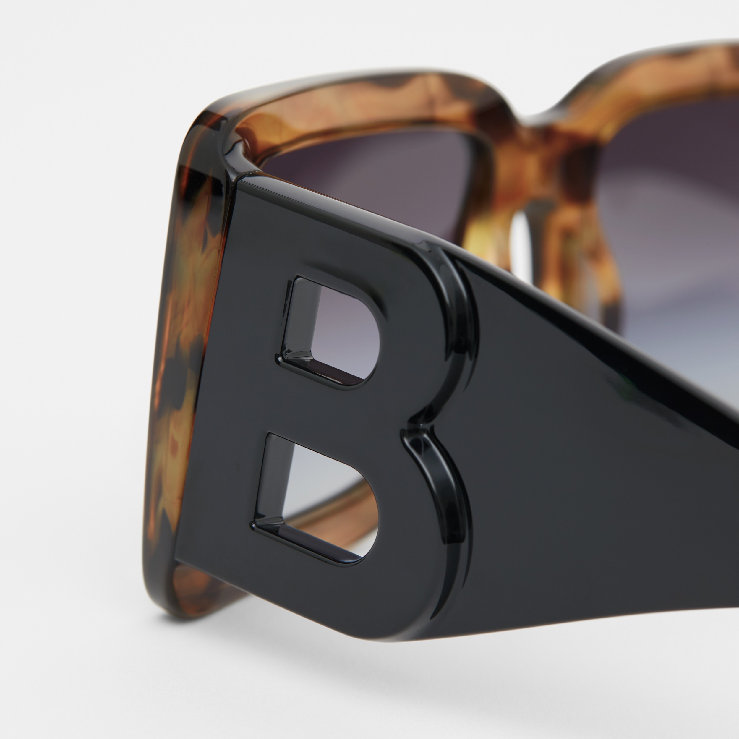 Óculos de sol com armação quadrada e logotipo B (Ver  Efeito Casco  Tartaruga) - Mulheres | Burberry® oficial - 2
