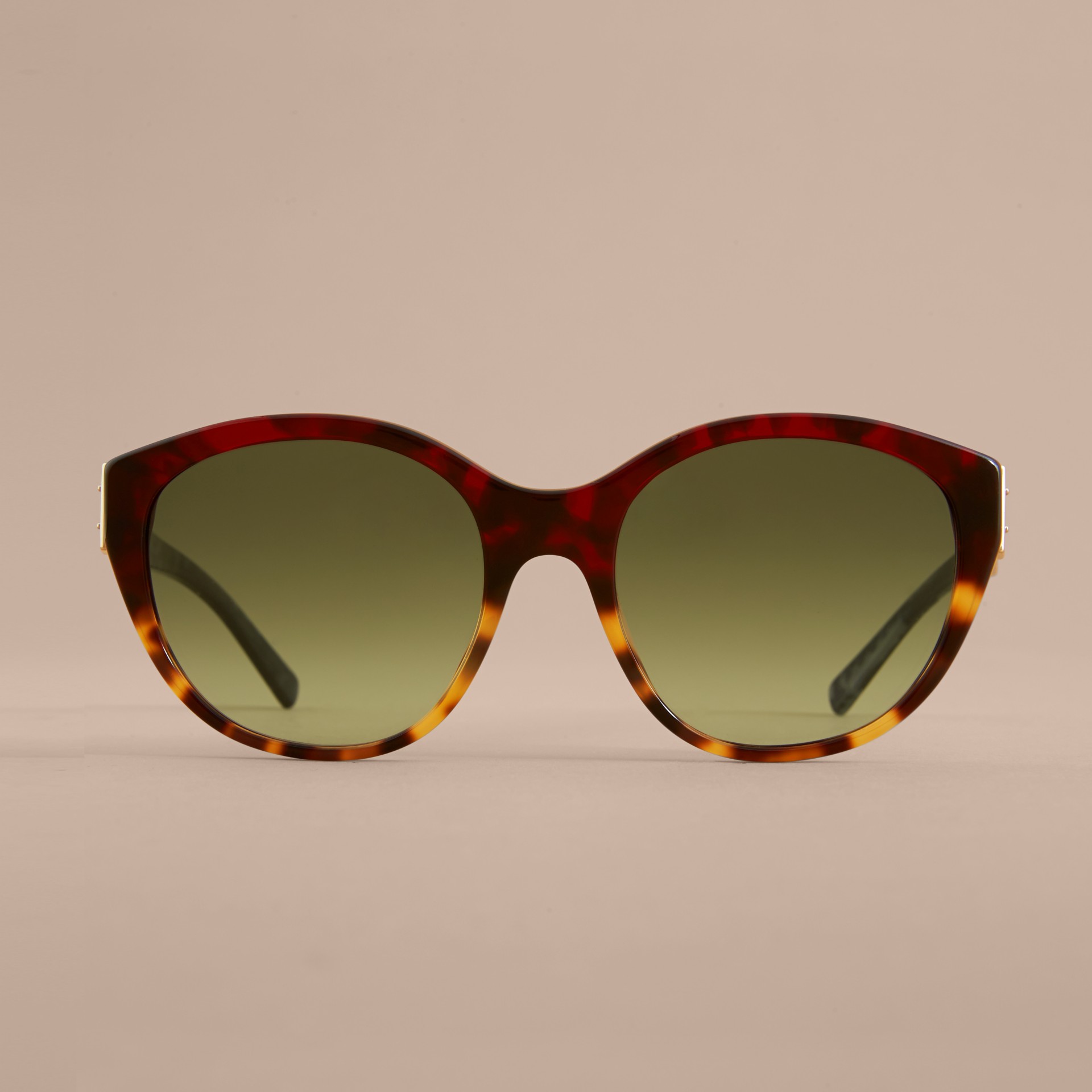 Buckle Detail Round Frame Sunglasses In Amber Yellow Women Burberry United States 