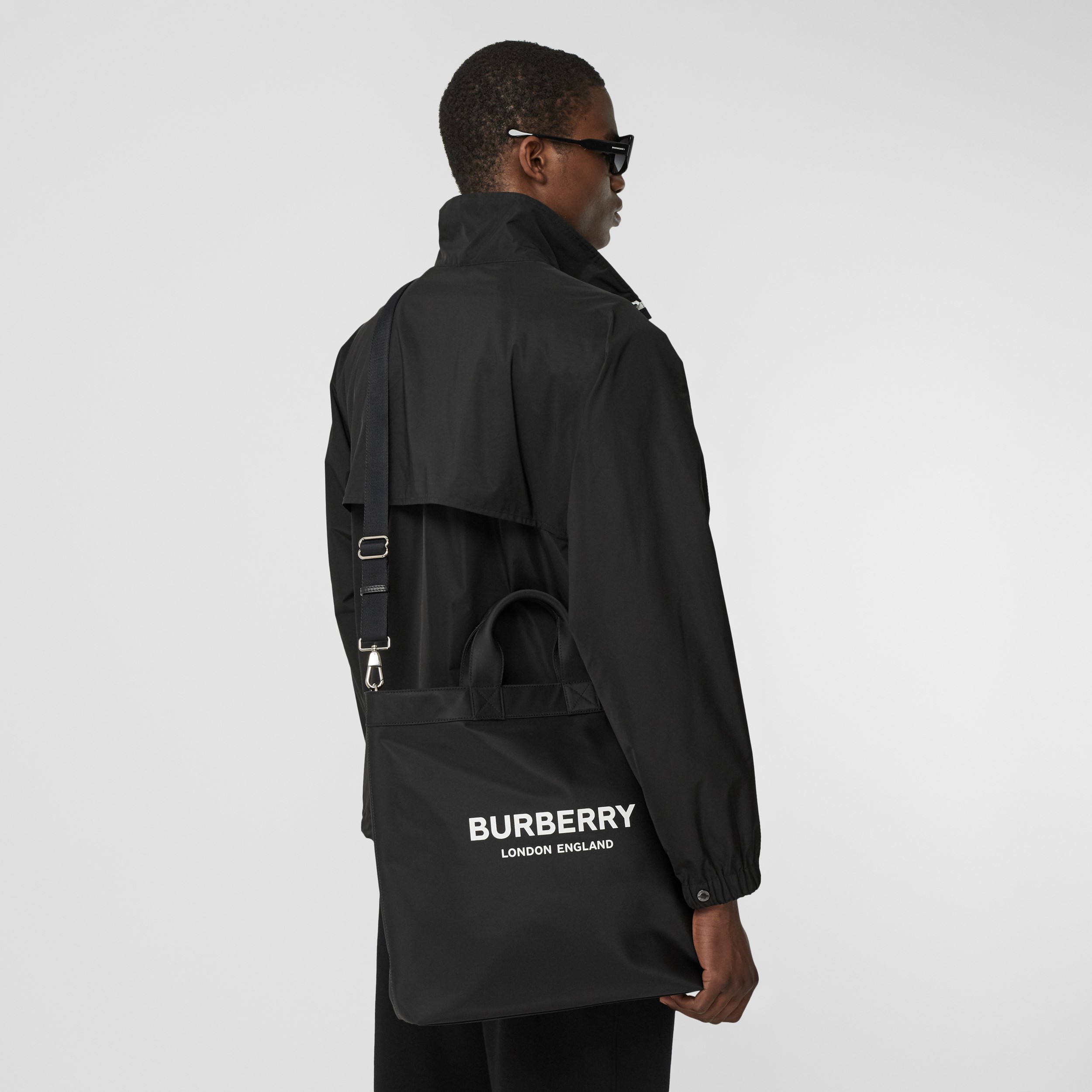 Nylonhenkeltasche mit Burberry-Logo (Schwarz) - Herren | Burberry® - 3
