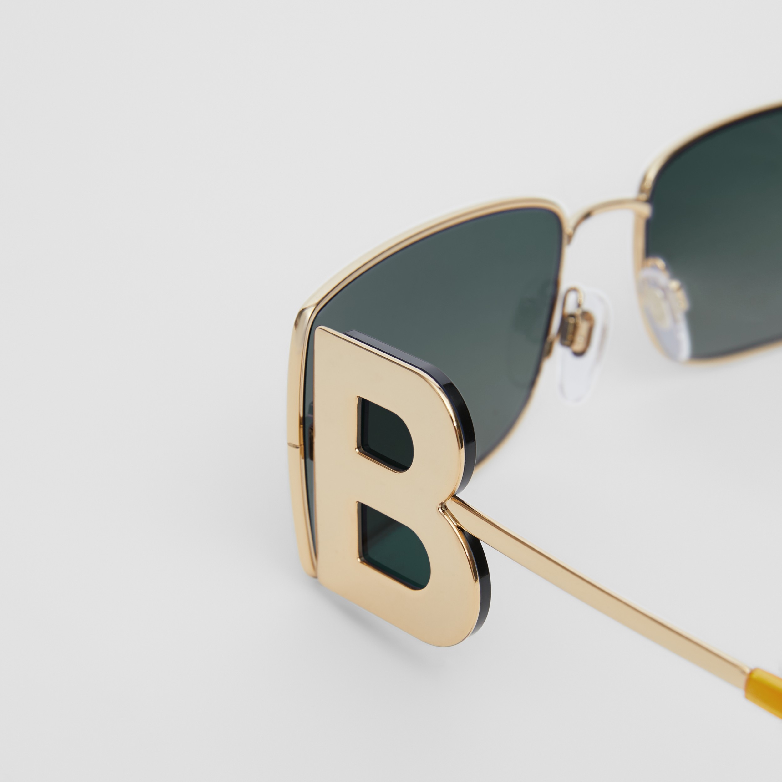 B' Lens Detail Rectangular Frame Sunglasses in Tortoiseshell | Burberry®  Official