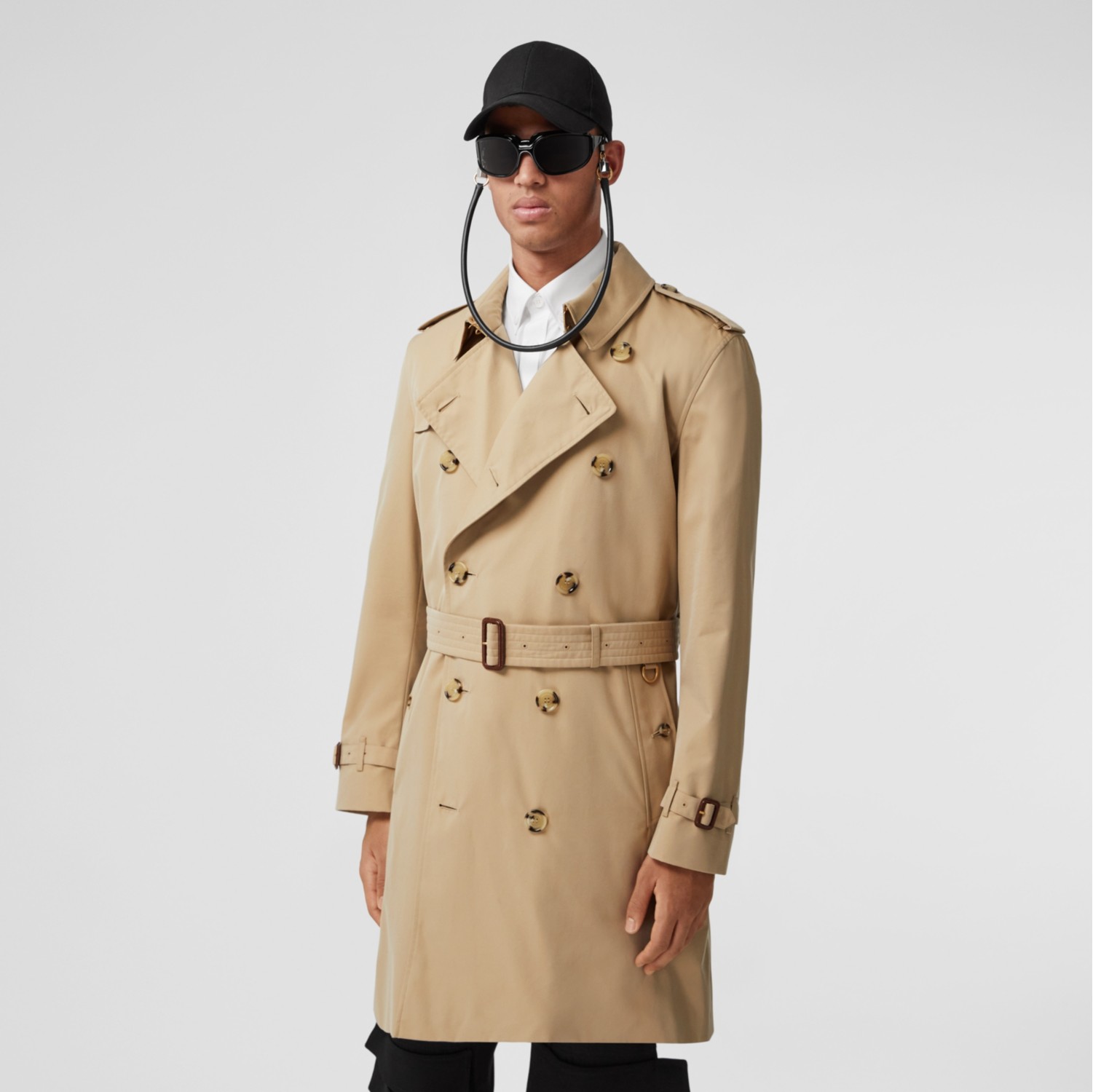 New with Tag Burberry Men Kensington Mid Length Trench Coat Honey