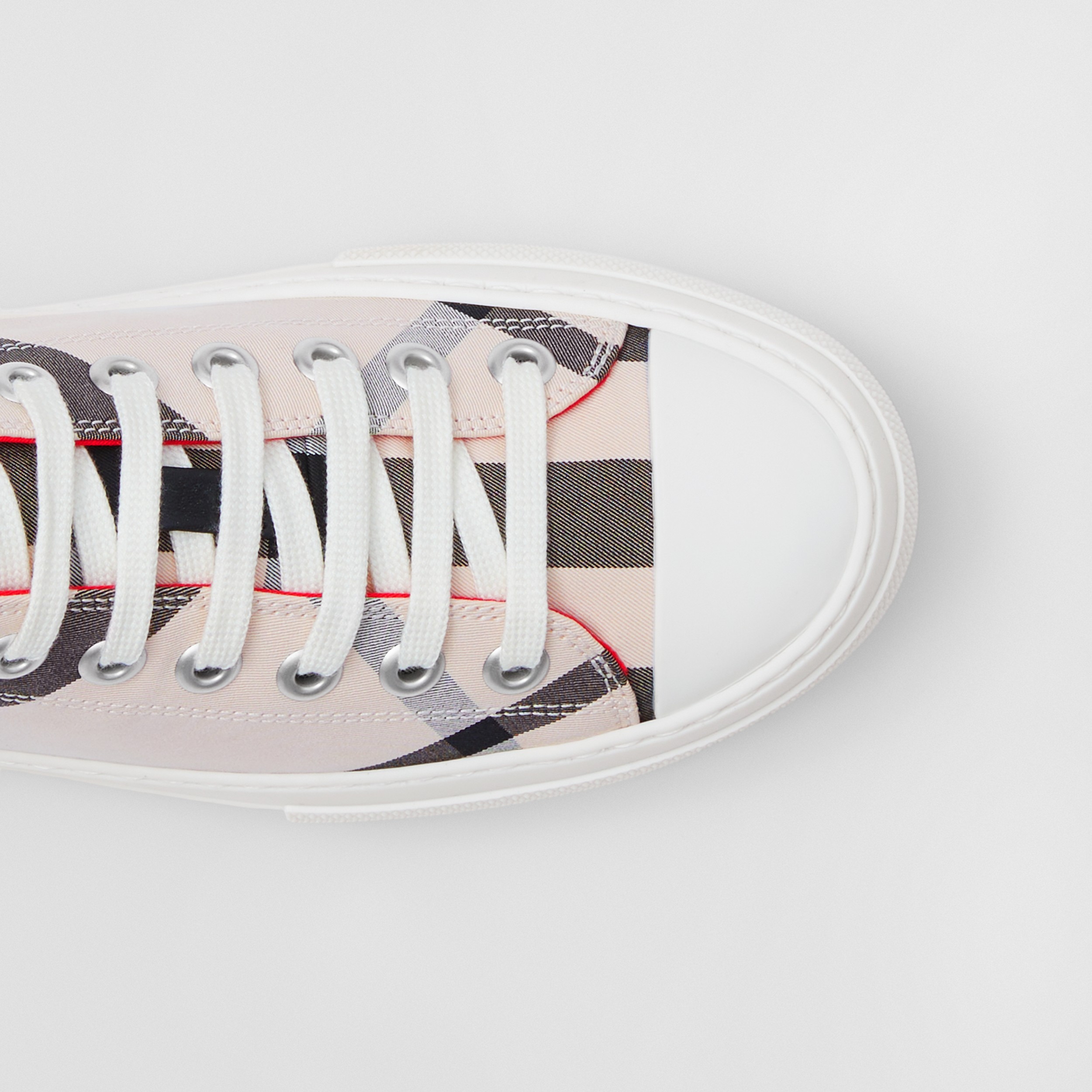 Sneakers en coton check (Babeurre) - Femme | Site officiel Burberry® - 2