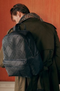 ウィメンズ＆メンズ デザイナーバッグ | Burberry® 公式サイト