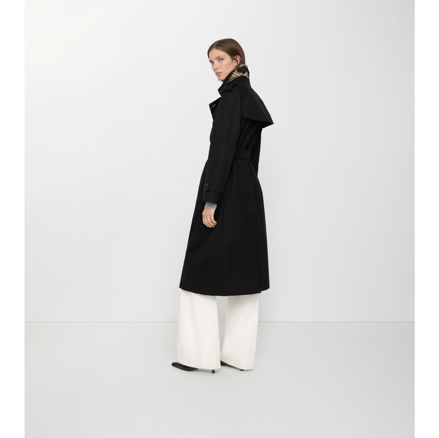 Long Waterloo Heritage Trench Coat in Black - Women, Cotton Gabardine | Burberry® Official