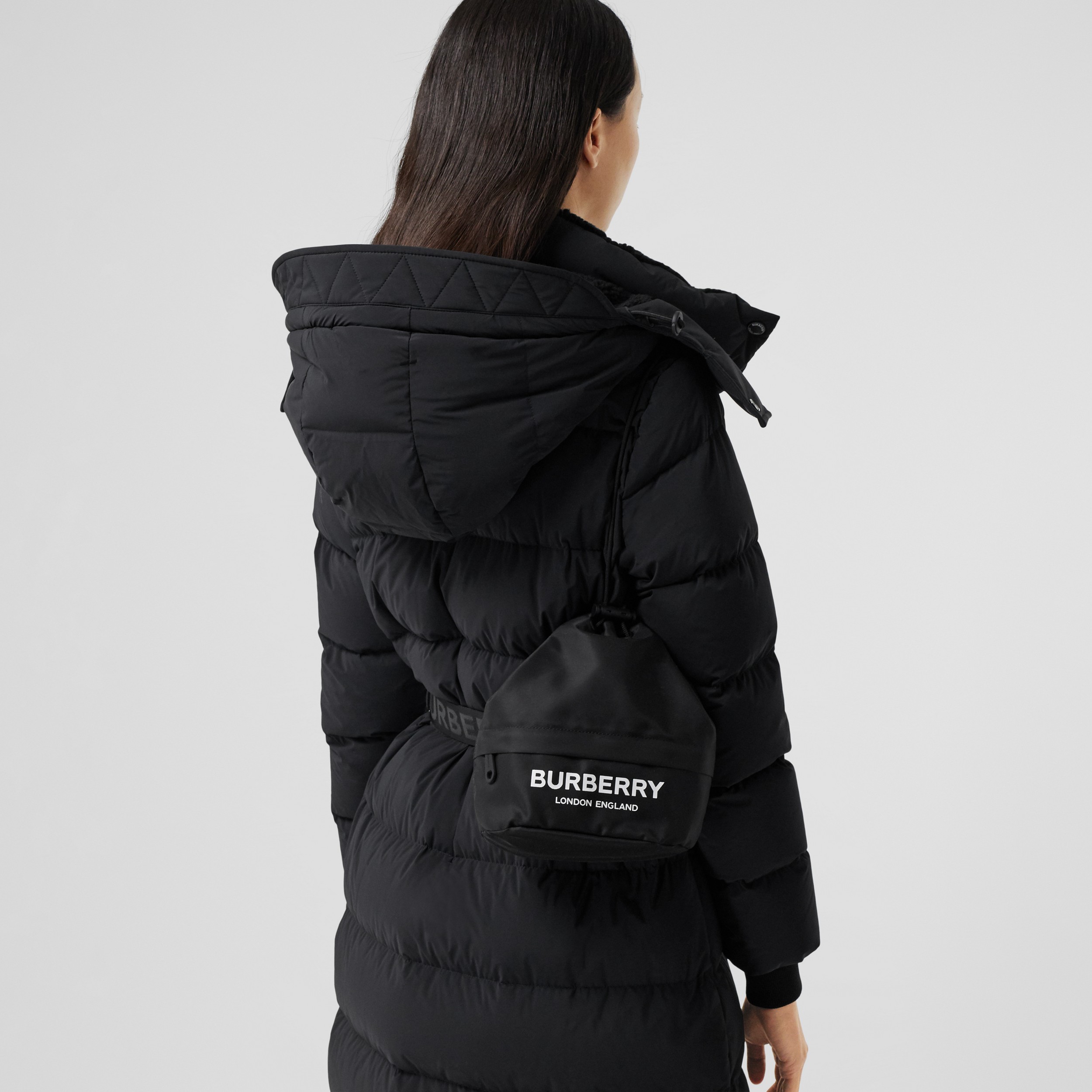 Нейлоновая сумка на завязках с логотипом Burberry (Черный) - Для женщин | Официальный сайт Burberry® - 3