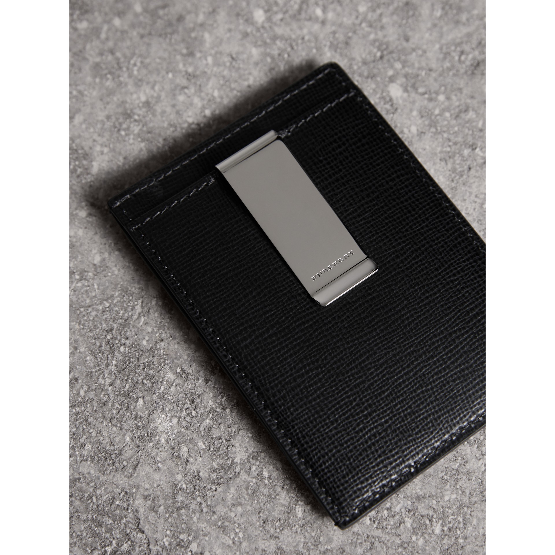 London Leather Money Clip Card Case in Black Men Burberry