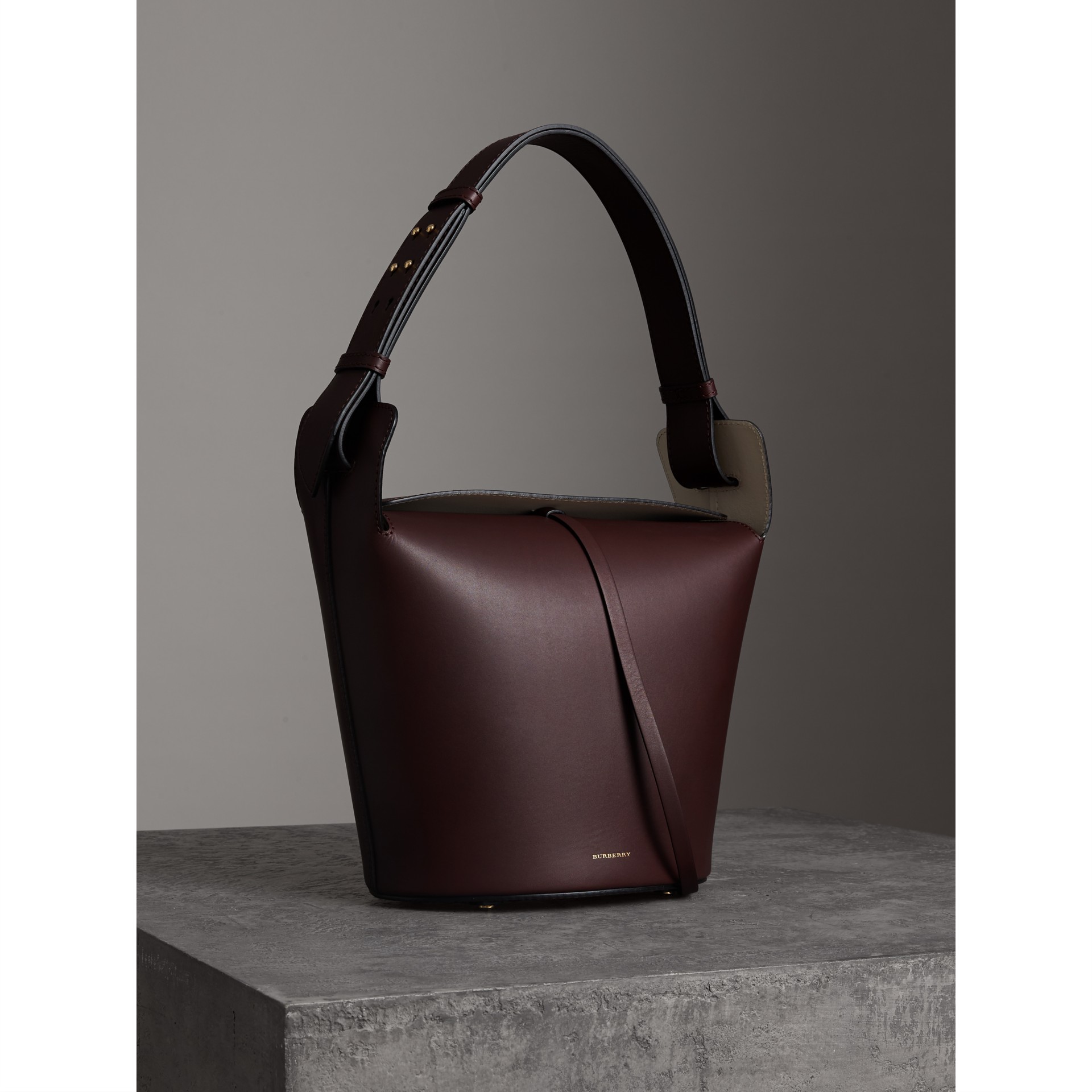 The Medium Leather Bucket Bag in Deep Claret Women Burberry United