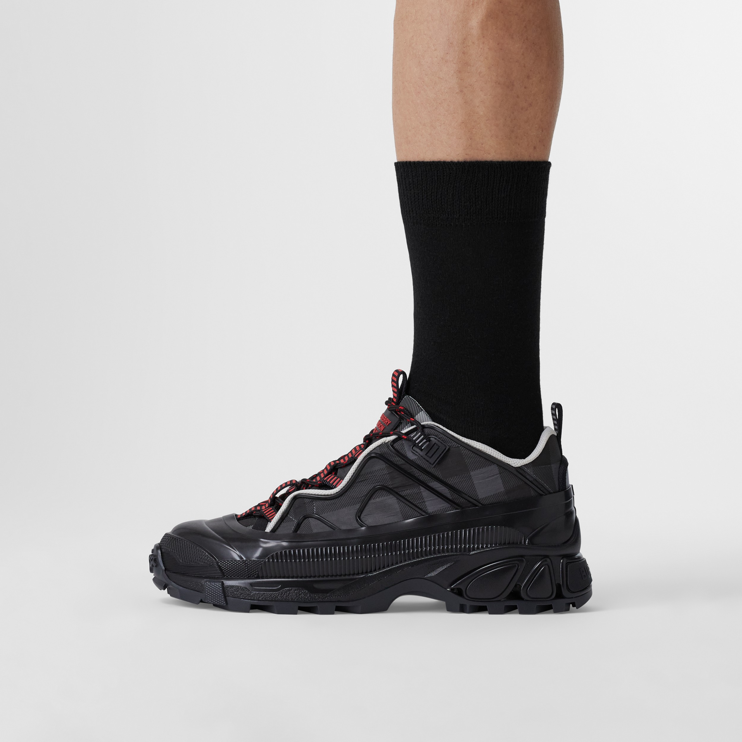 Sneaker Arthur con motivo tartan (Grigio Scuro) - Uomo | Sito ufficiale Burberry® - 3
