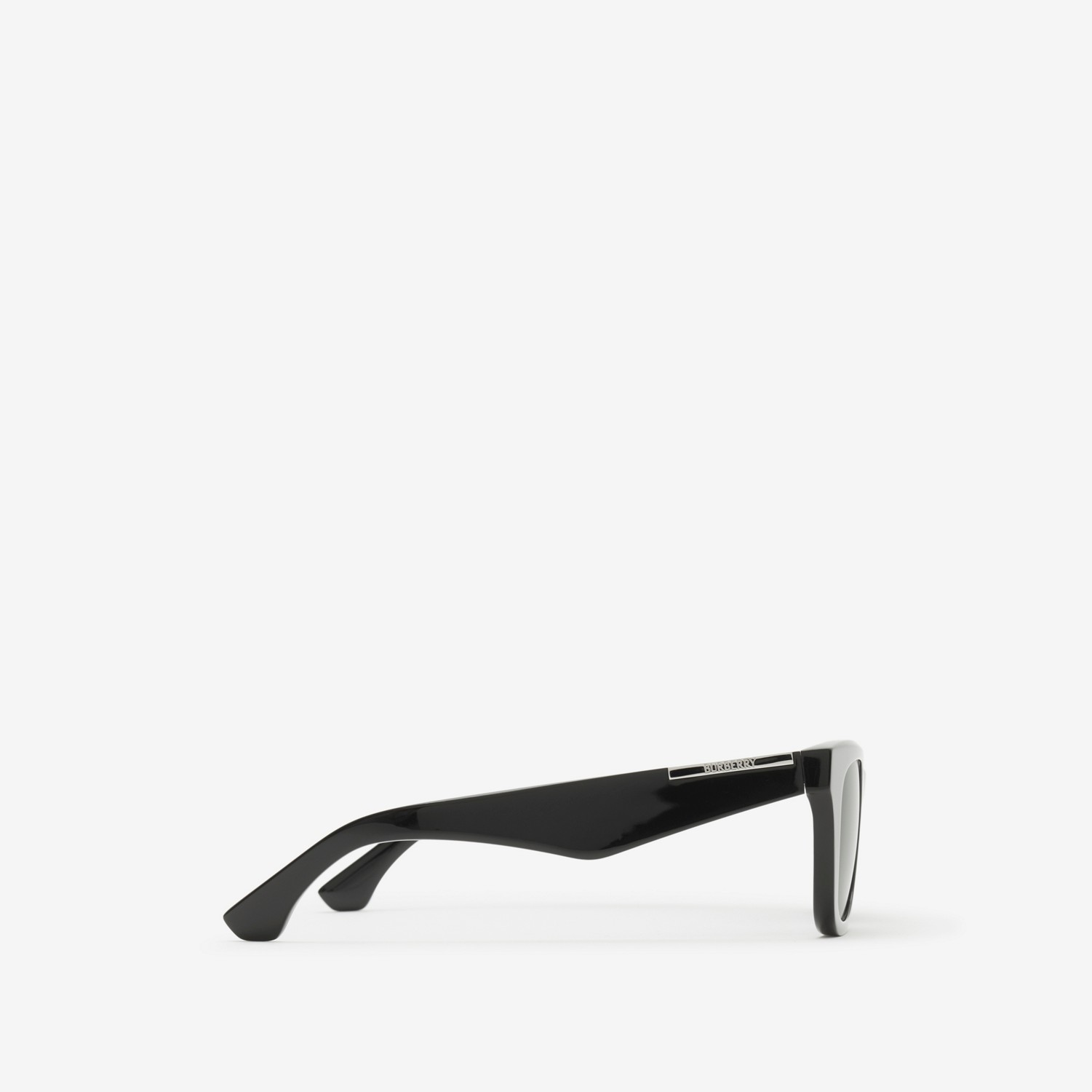 アーチ ファセット サングラス (ブラック) | Burberry®公式サイト アーチ ファセット サングラス (ブラック) | Burberry®公式サイト