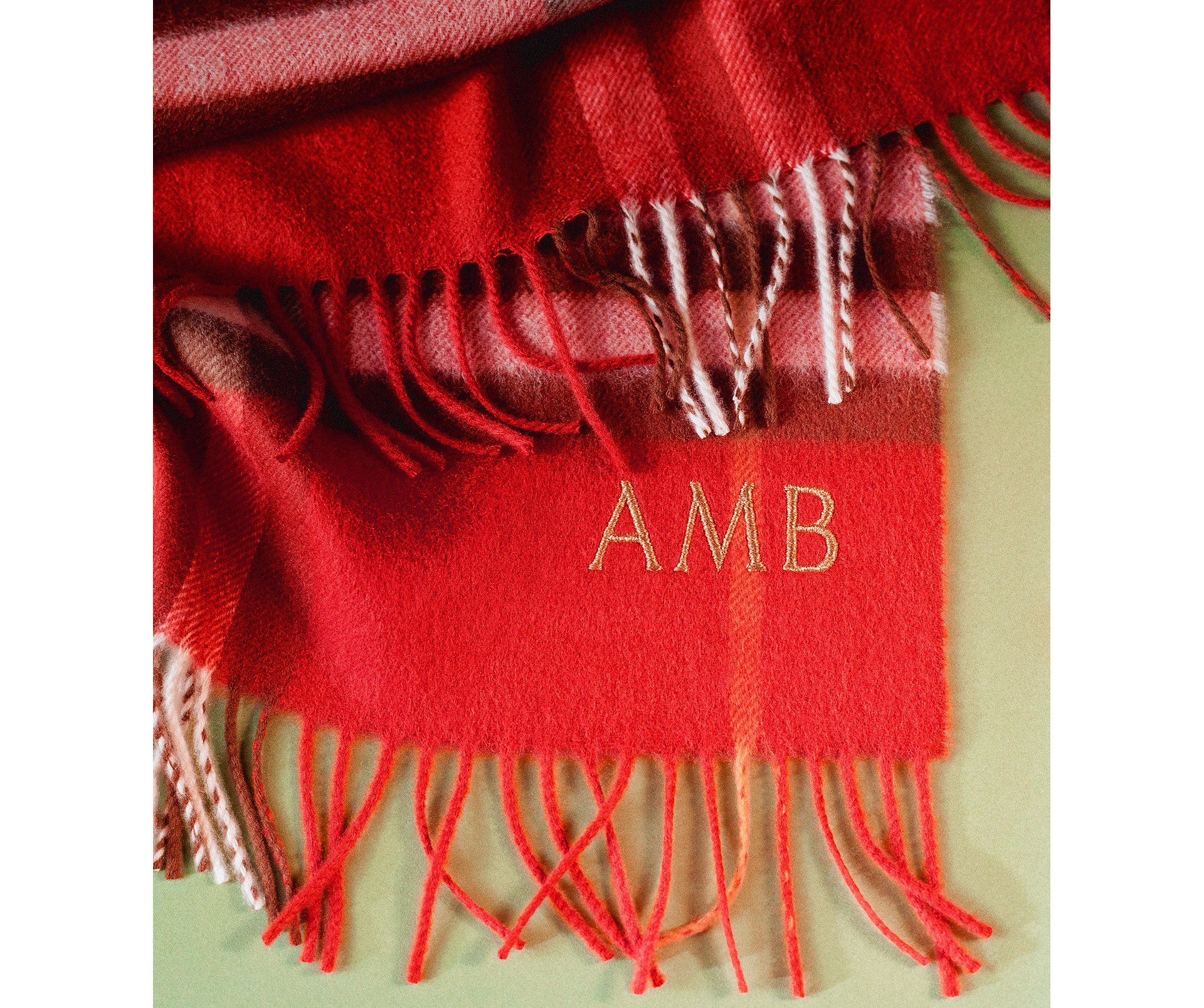 الخامات الفاخرة مثل الصوف والكشمير من بيربري