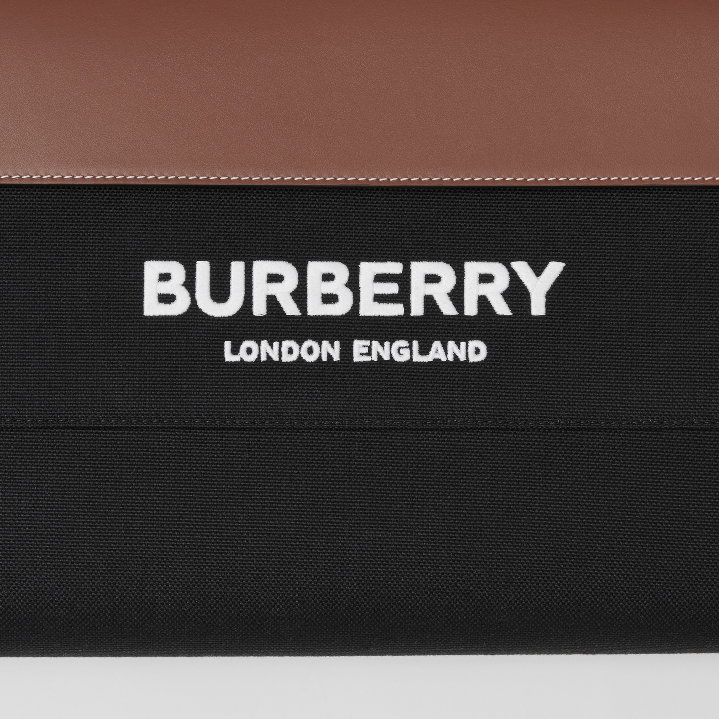 Pocket Bag aus Canvas in Zweitonoptik mit Decken-Halterfunktion (Schwarz/hellbraun) - Damen | Burberry® - 2