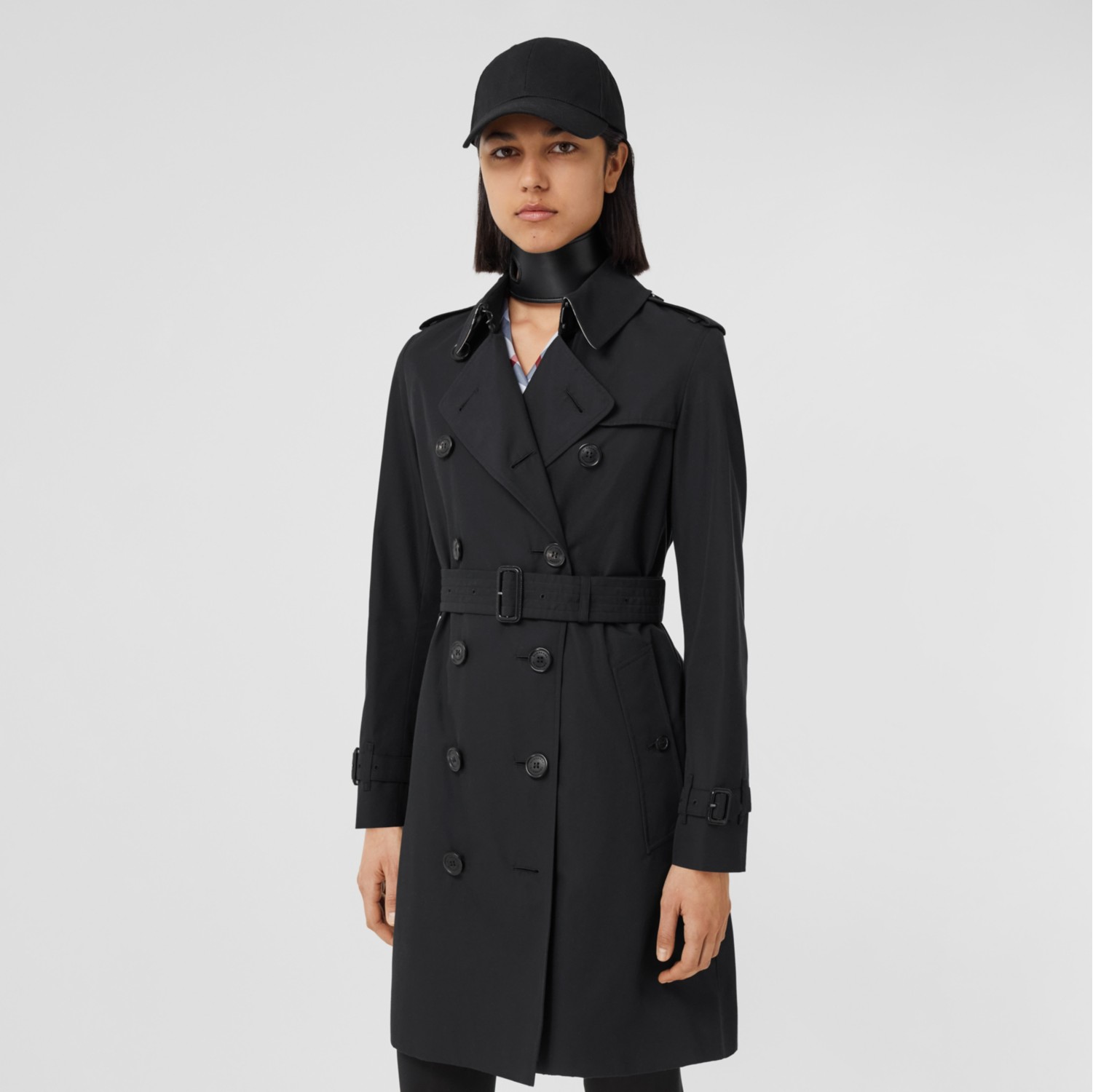 The Mid length Kensington Heritage Trench Coat in Midnight Women Cotton Gabardine Burberry Official