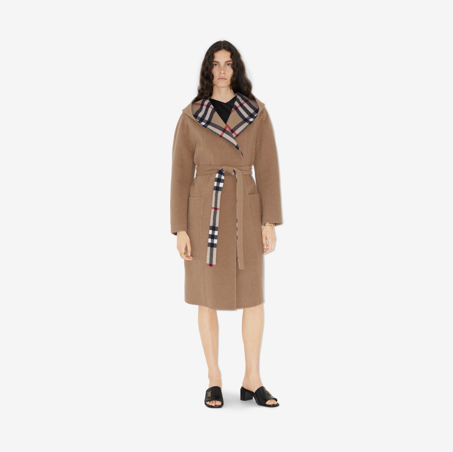 Abrigo cruzado en lana con capucha (Beige Vintage) - Mujer | Burberry® oficial