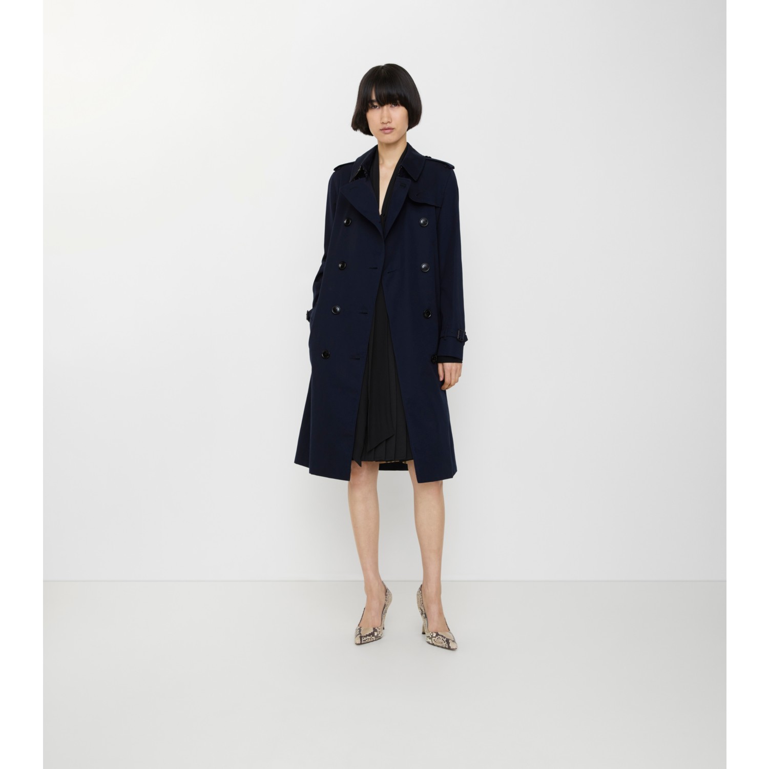 Long Kensington Heritage Trench Coat in Coal blue - Women, Cotton