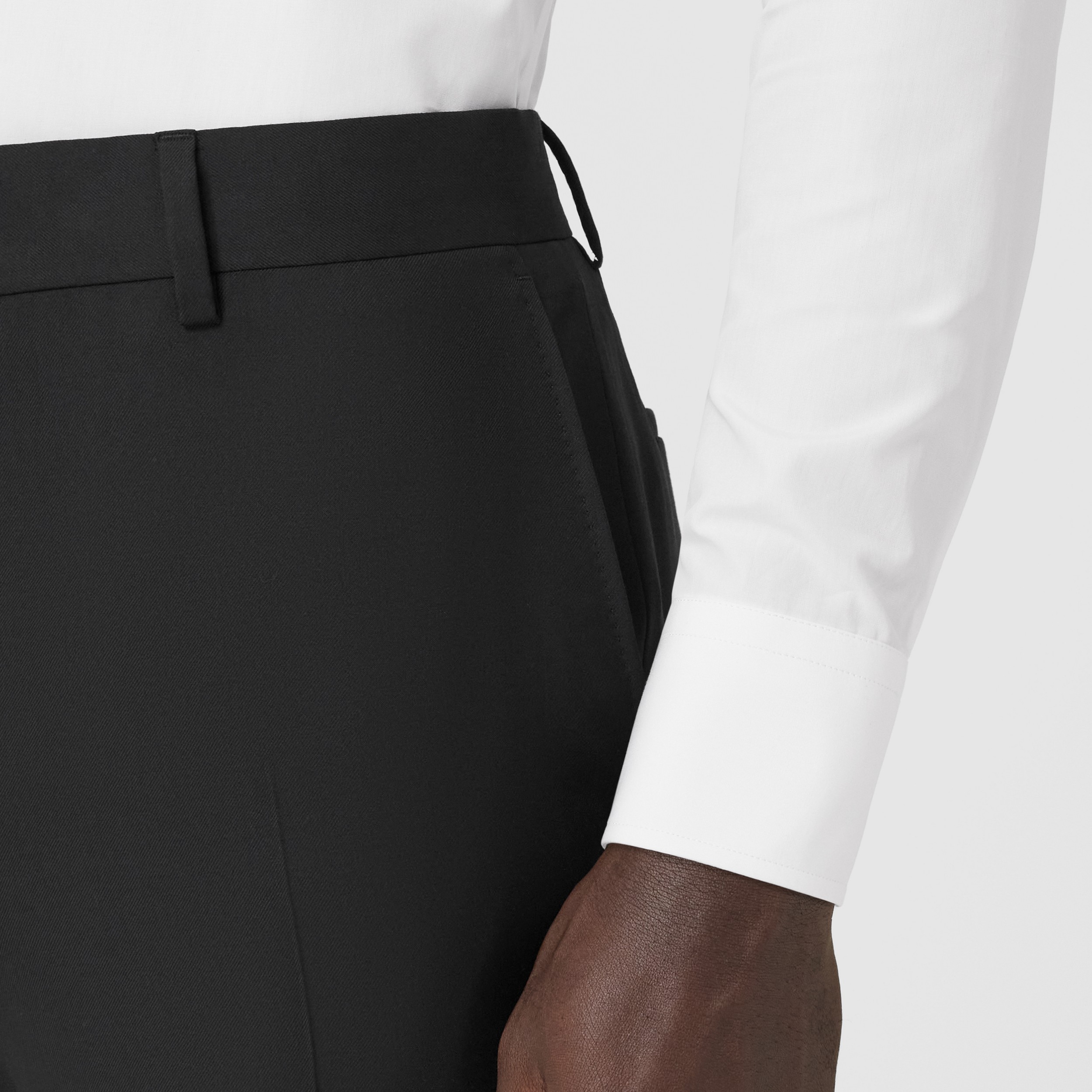 Pantalon de costume slim en laine (Noir) - Homme | Site officiel Burberry® - 2