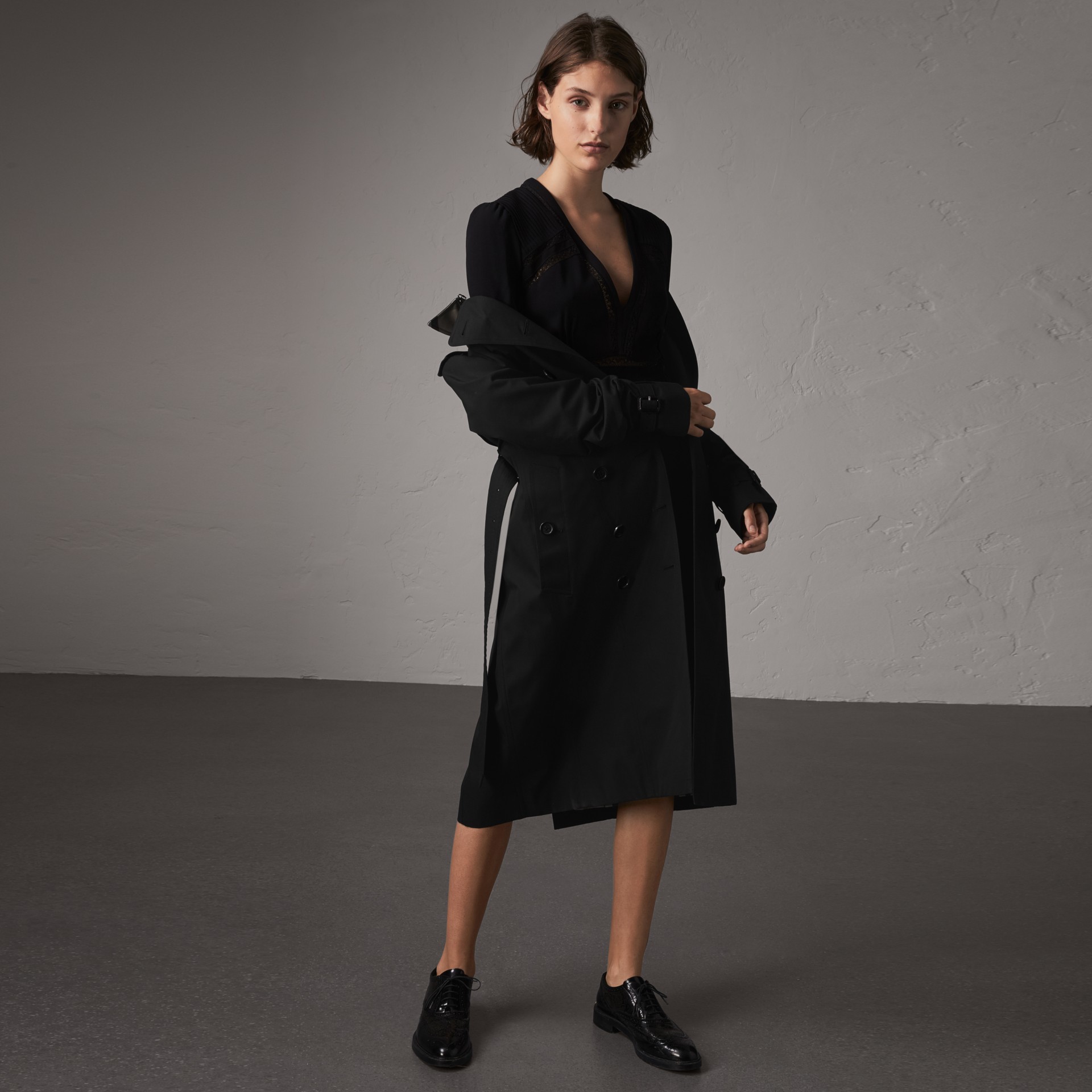 The Sandringham Extra Long Trench Coat In Black Women Burberry United States 0701