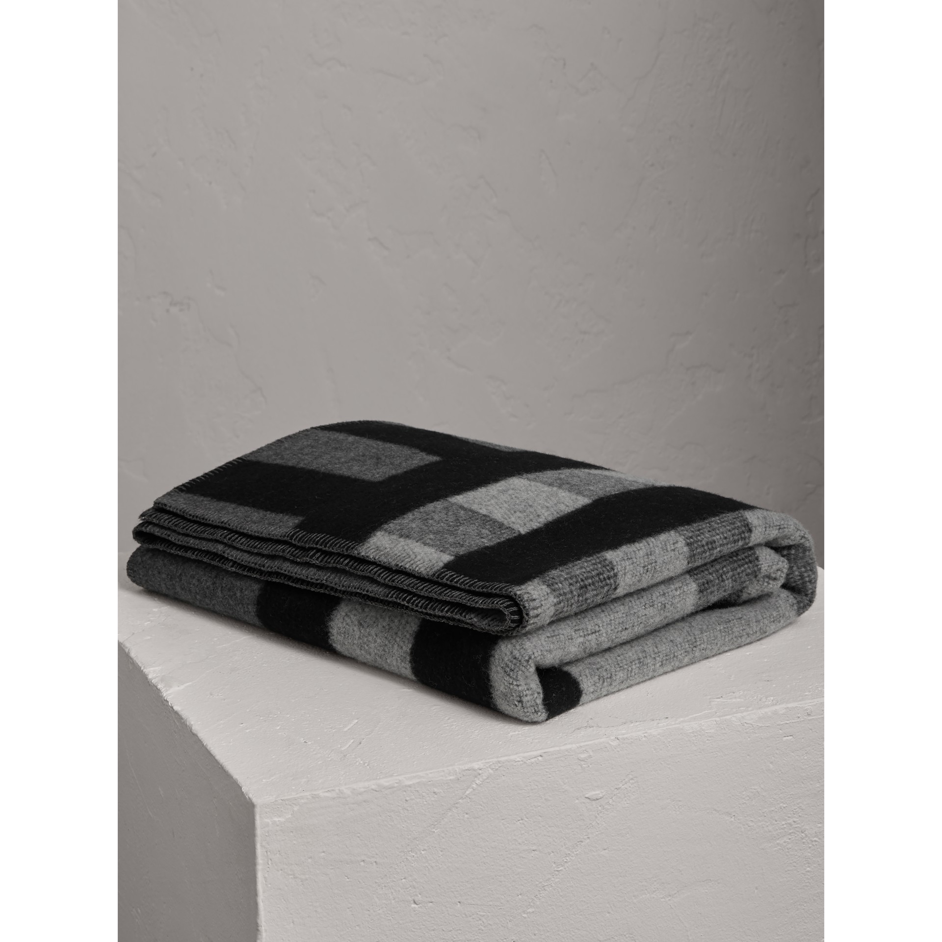 Check Wool Cashmere Blanket in Dark Grey Burberry United States