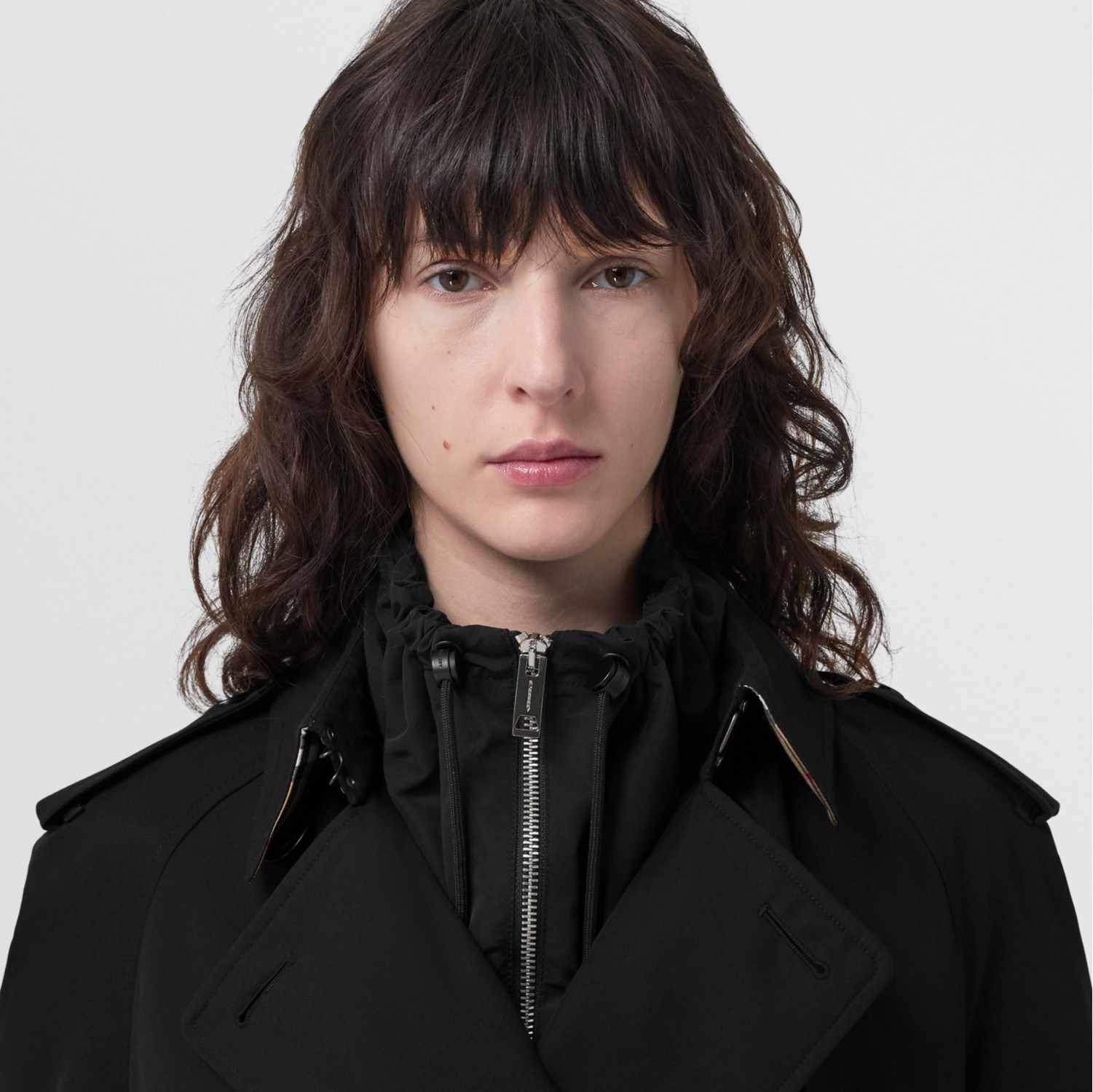 The Long Kensington Heritage Trench Coat in Black - Men