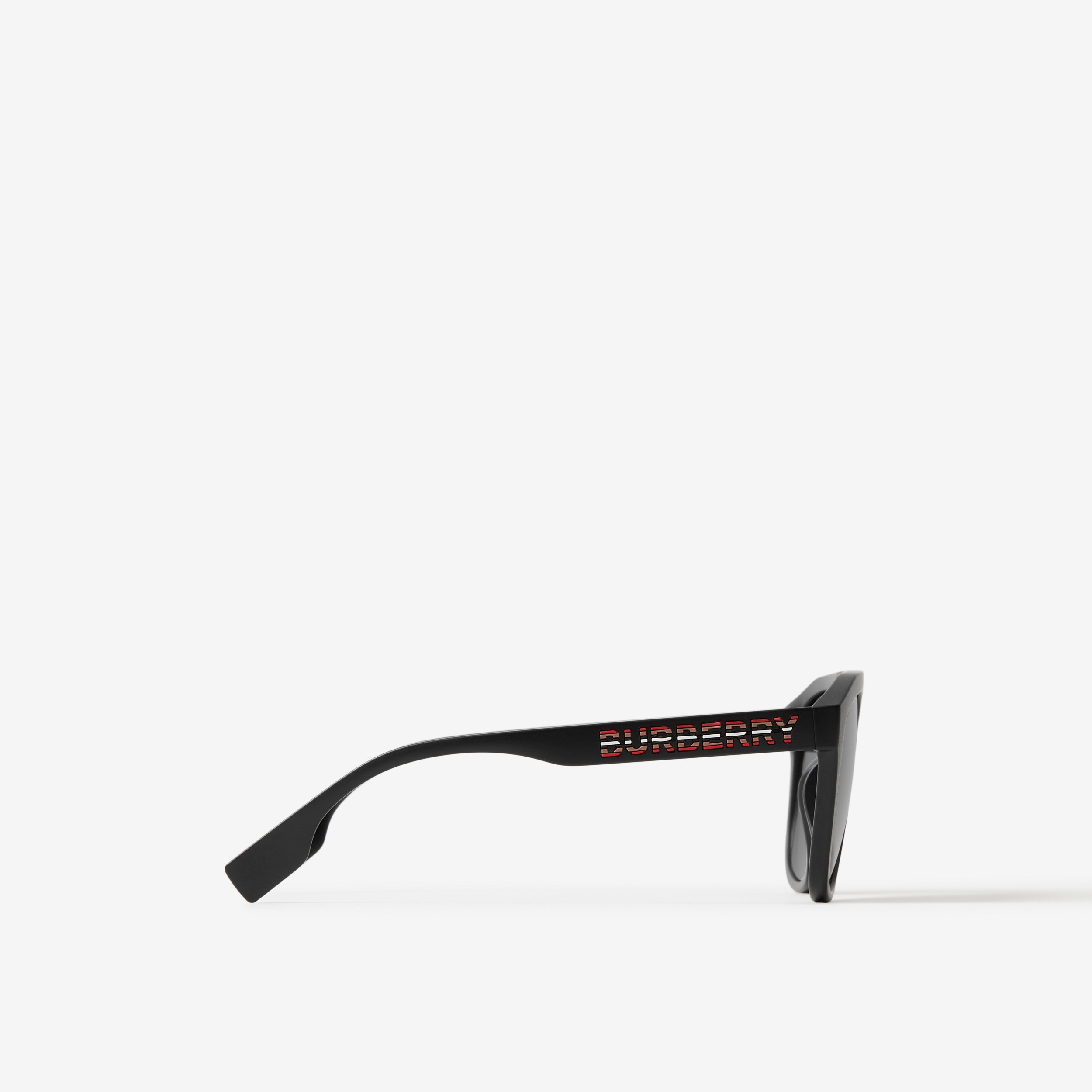 Sonnenbrille mit eckiger Fassung (Mattschwarz) | Burberry® - 2