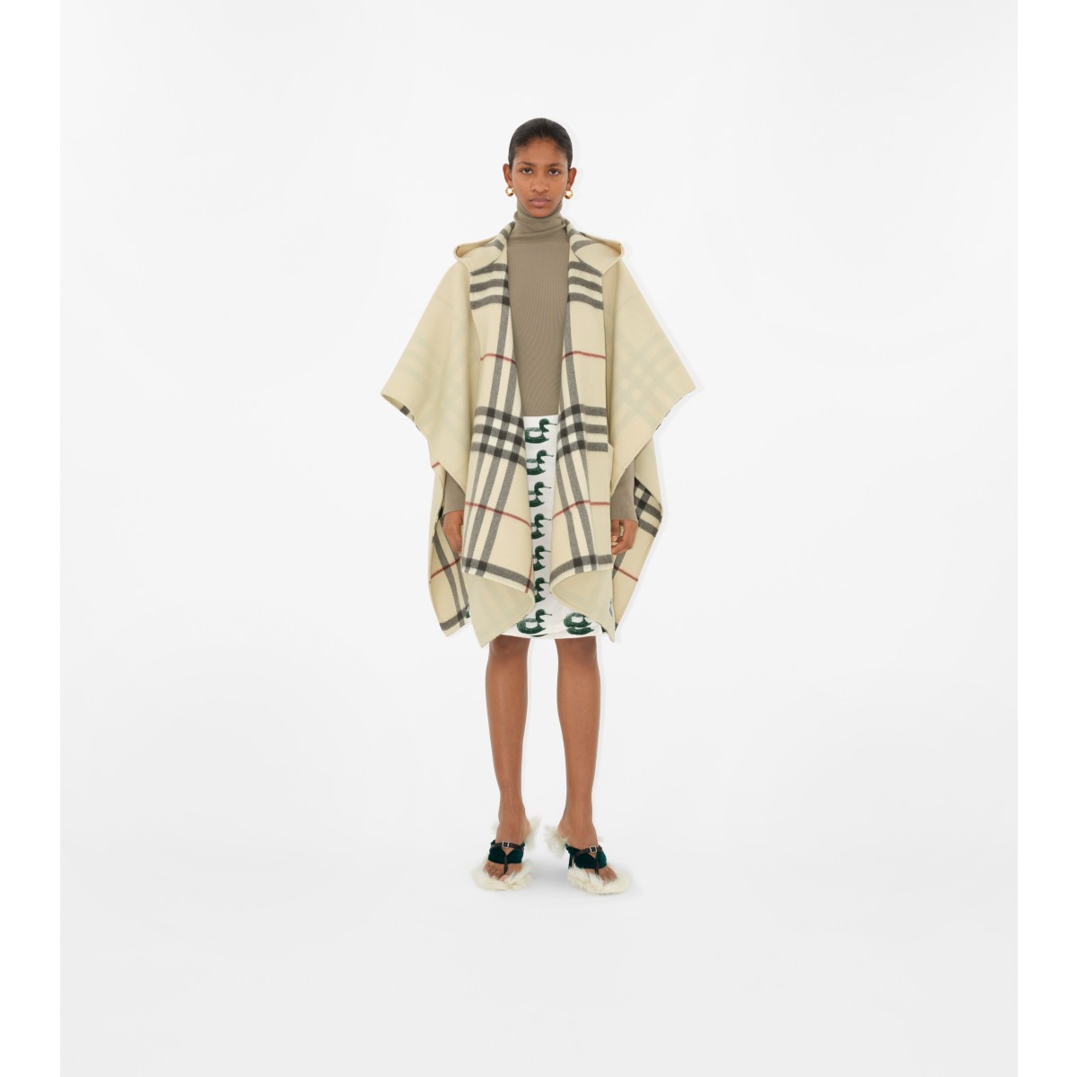  Check EKD Hooded Cape