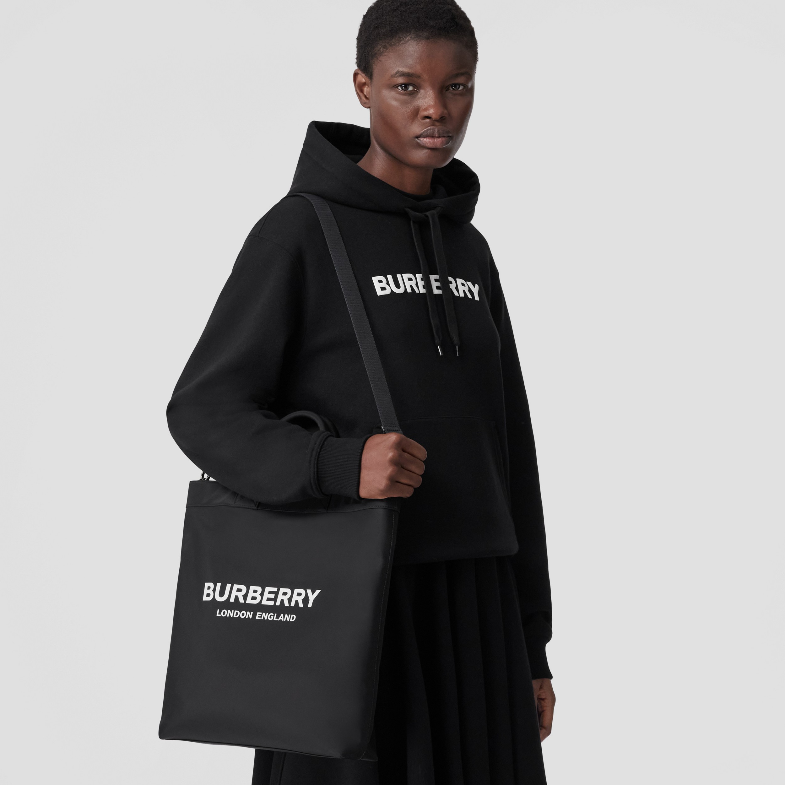 Mens Bags Tote bags Burberry Logo Print Nylon Tote in Black for Men 