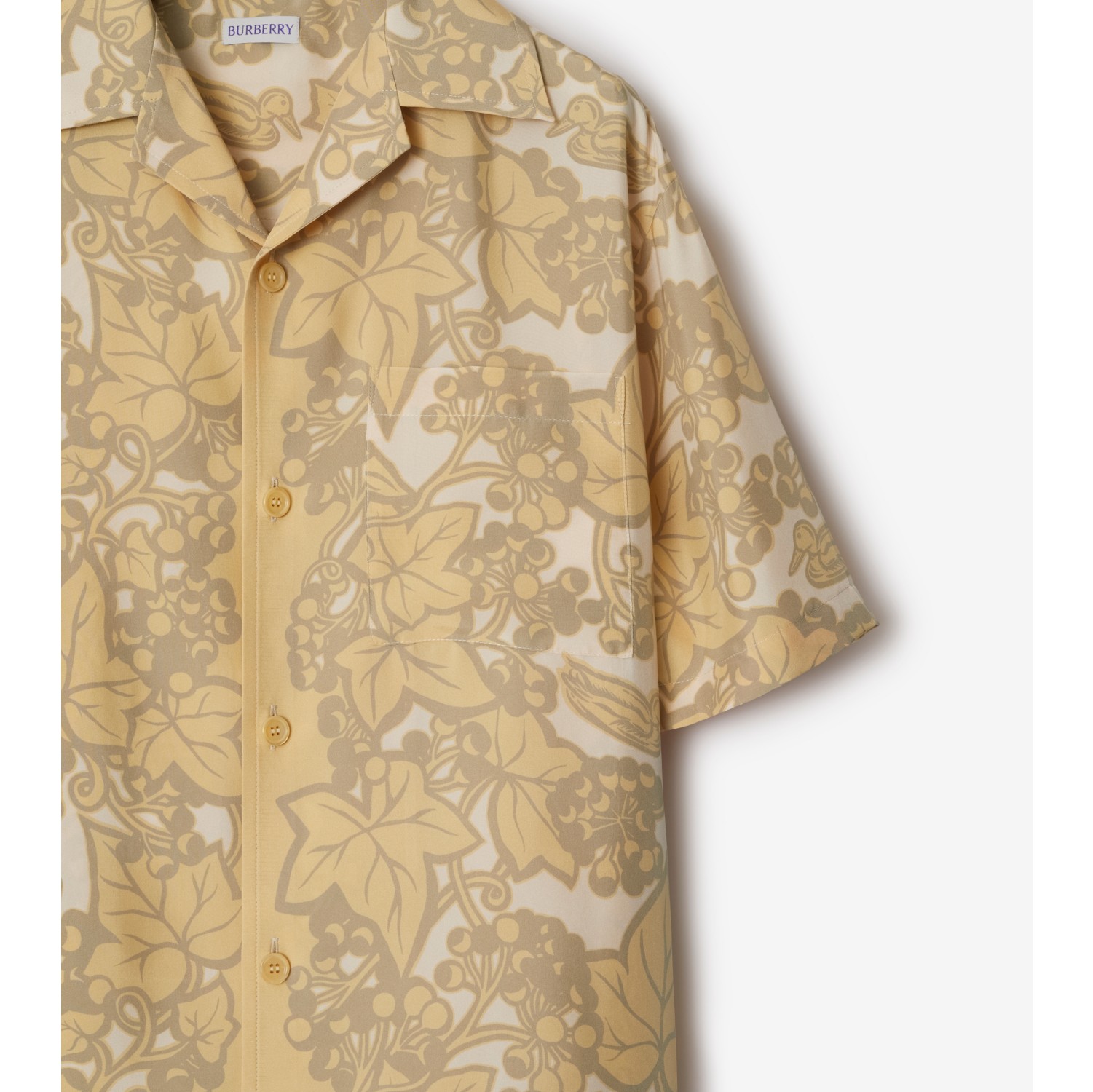 Camisa estilo pijama de seda com estampa de plantas hera