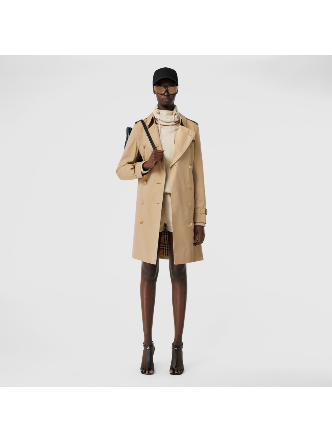 The Mid-length Kensington Heritage Trench Coat in Honey - Men