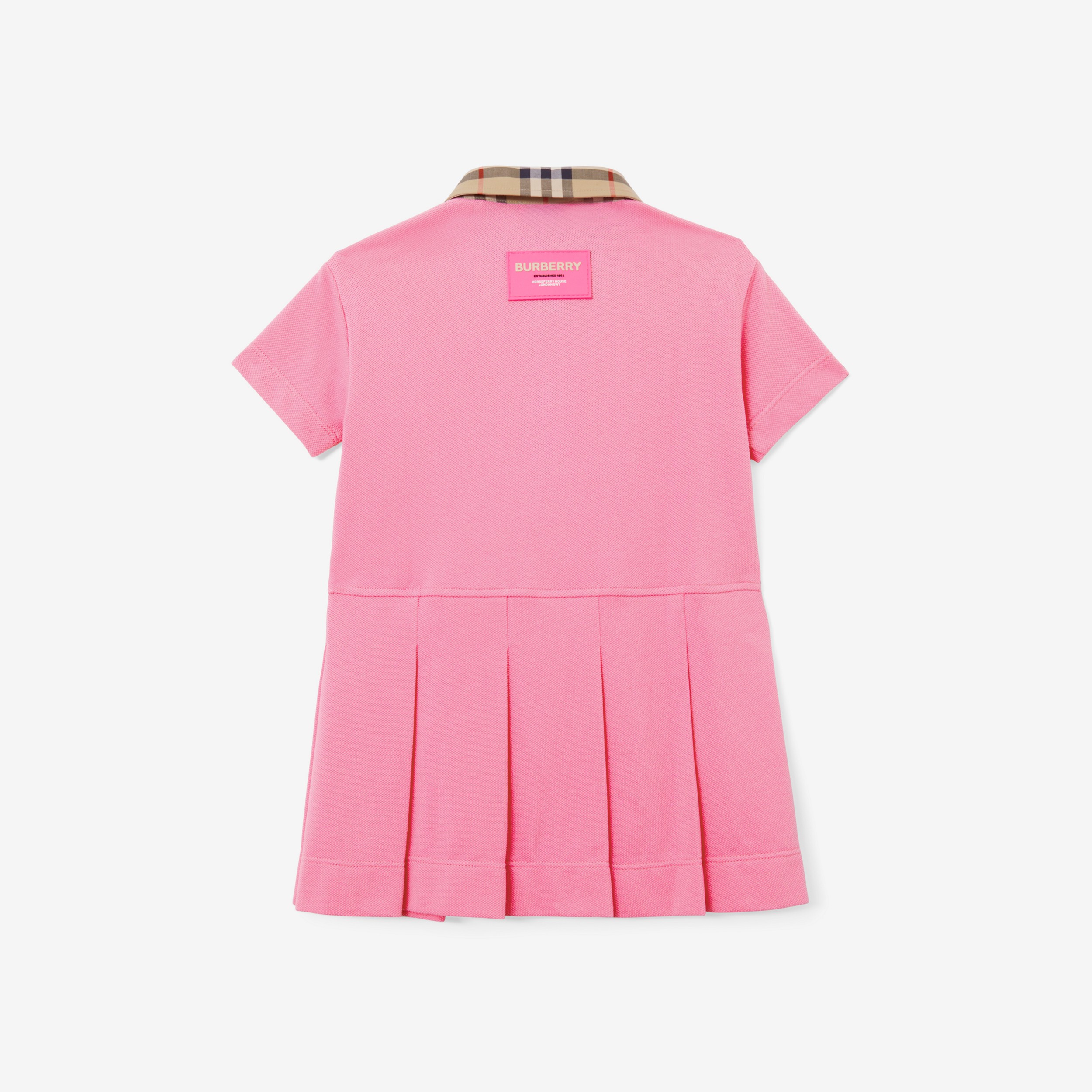 Vestido estilo camisa polo de algodão com detalhe em Vintage Check (Rosa Chiclete) - Crianças | Burberry® oficial - 2