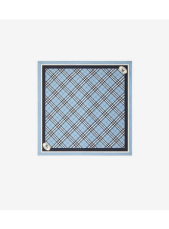 A6DFD46B-F654-4854-804E-