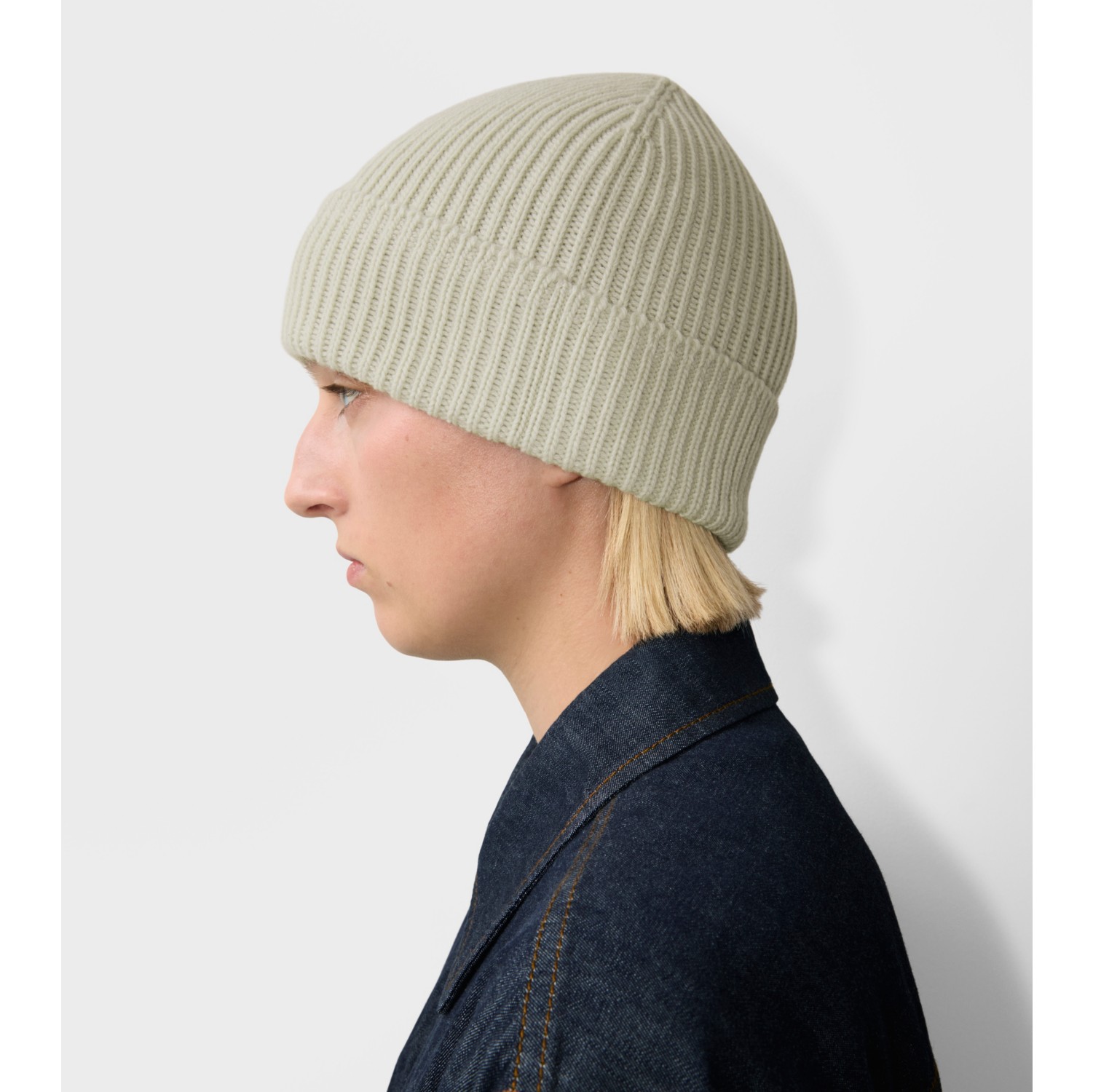 Cappellino a costine in cashmere