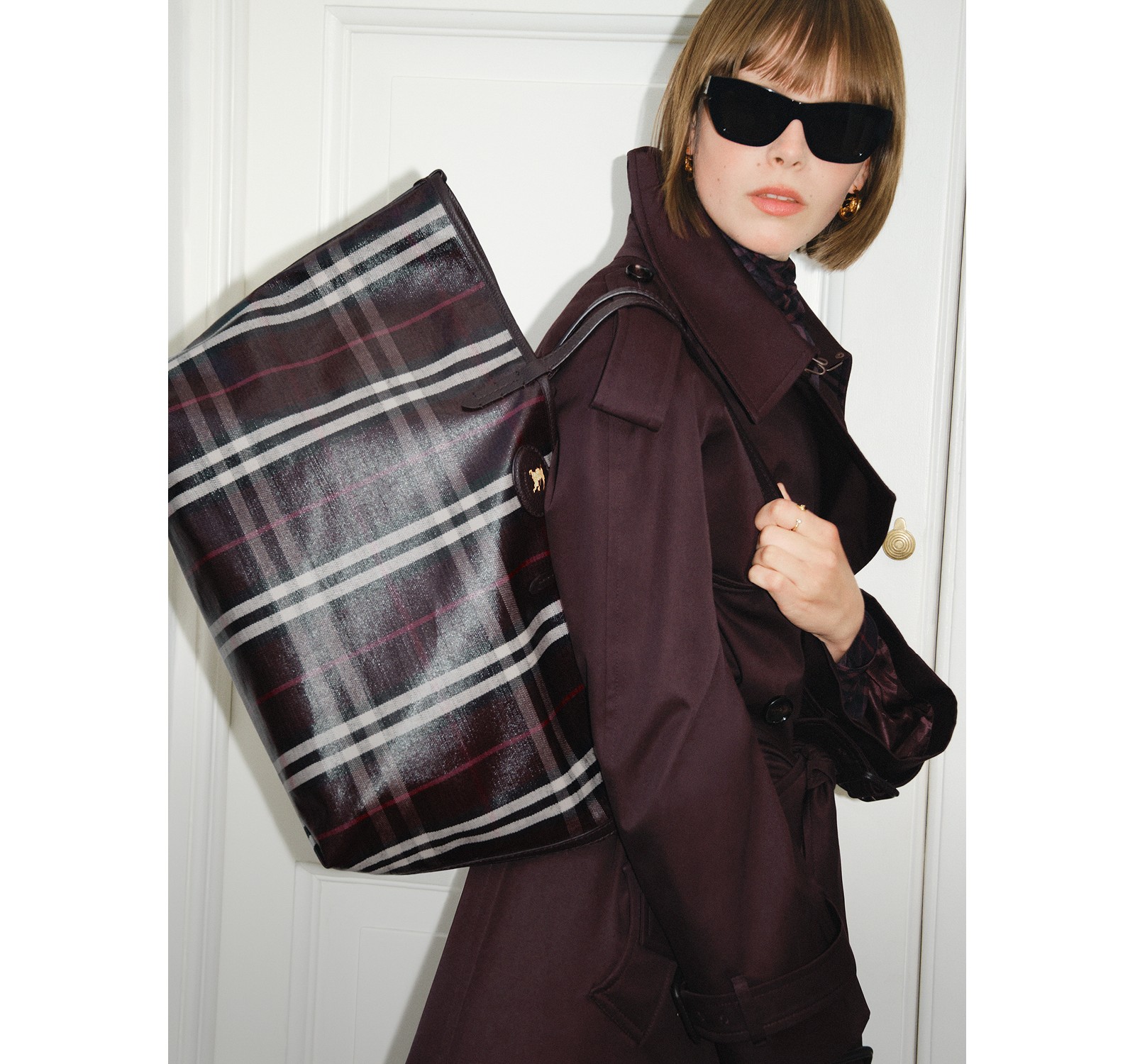 高級　Burberry ビジネスバック　男女共　茶系色 高級 Burberry ビジネスバック 男女共 茶系色