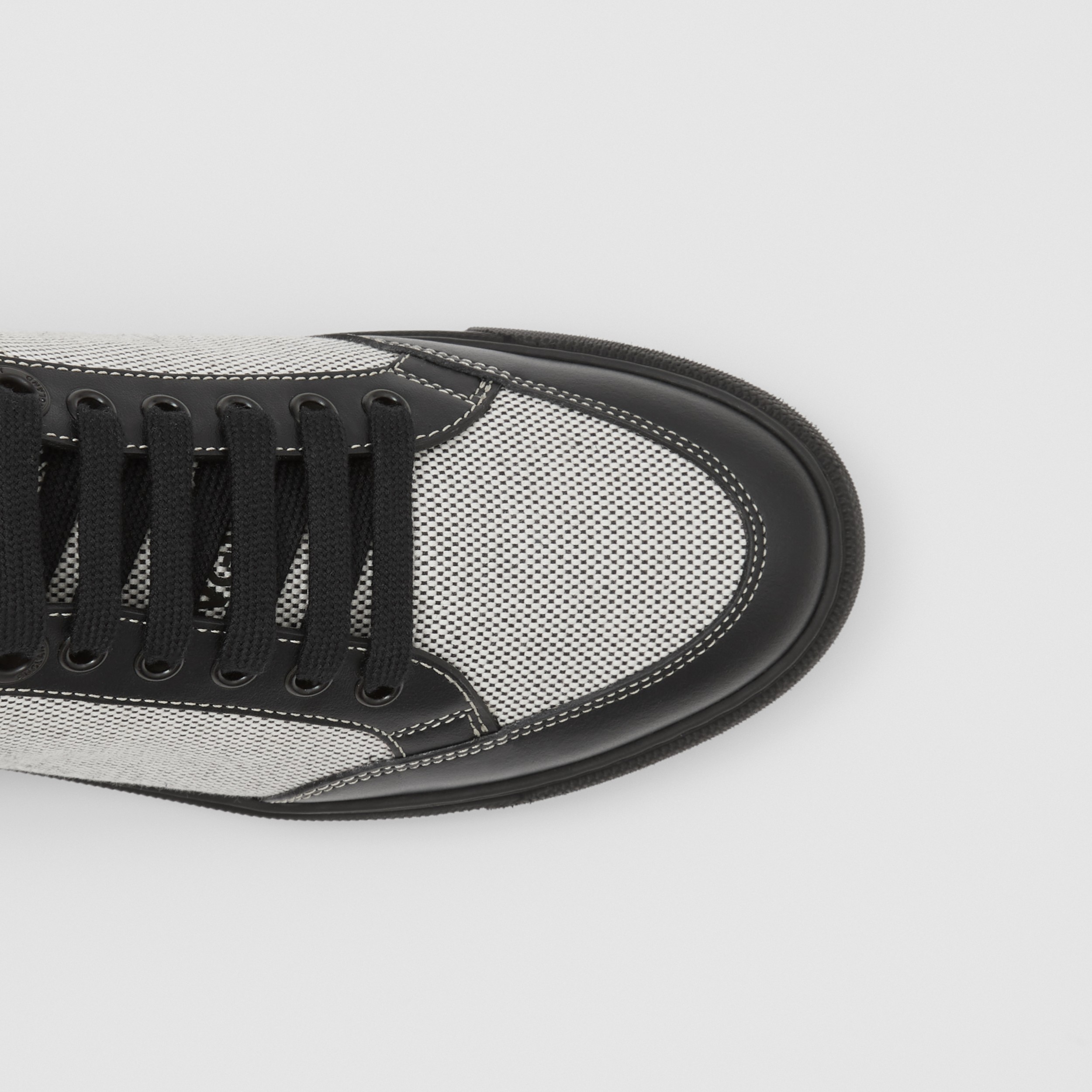 ロゴディテール キャンバス レザー スニーカー ブラック ホワイト ウィメンズ バーバリー