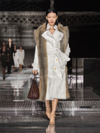 Burberry fall winter 2020 on sale