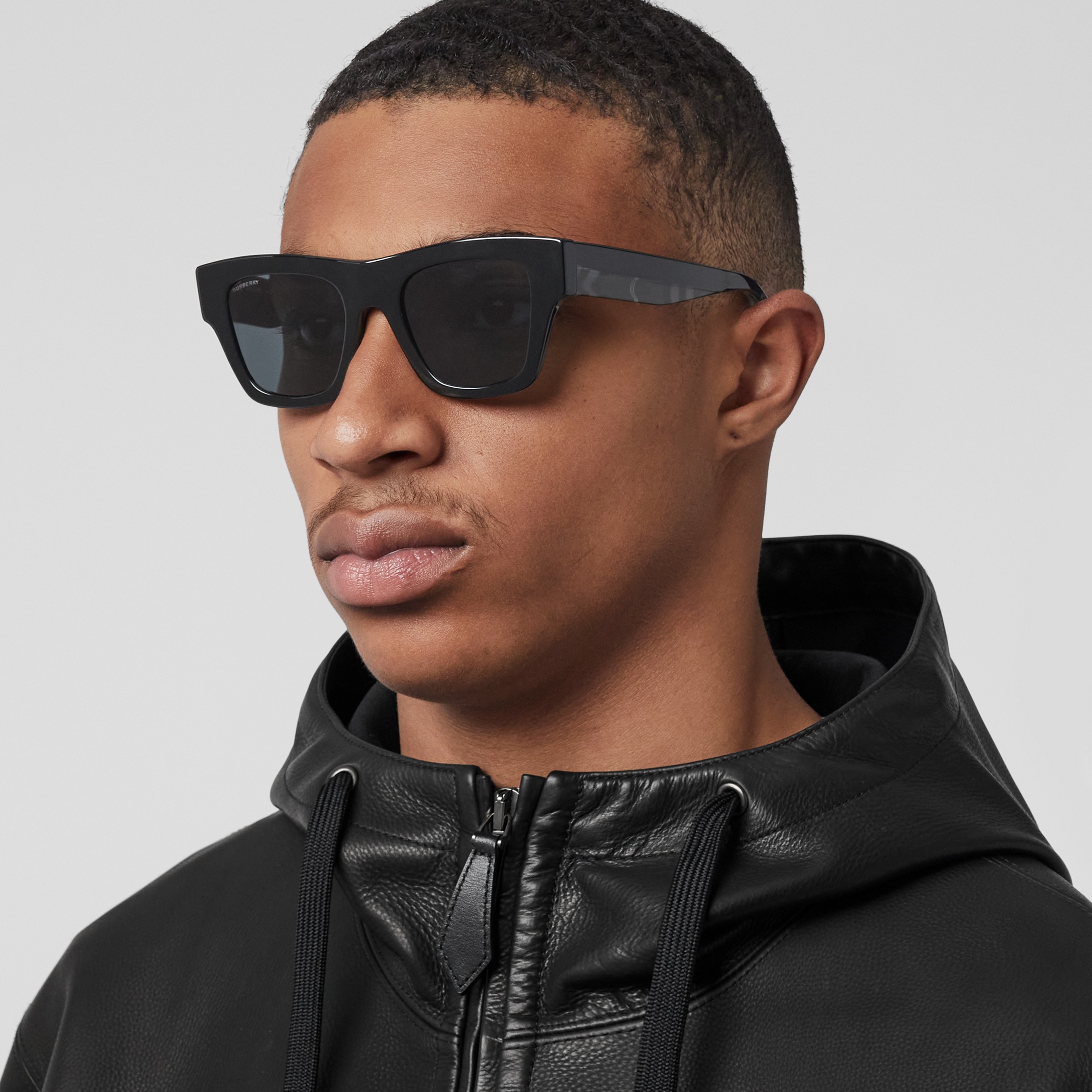 Square Frame Sunglasses in Black/charcoal - Men | Burberry® Official - 3