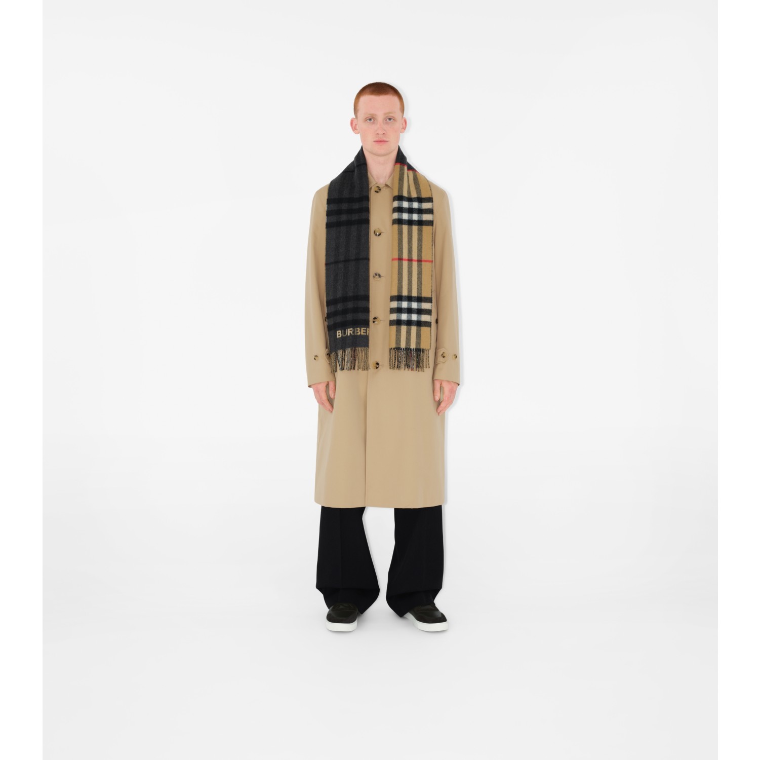 Sciarpa double face Burberry in cashmere con motivo tartan. Uomo 