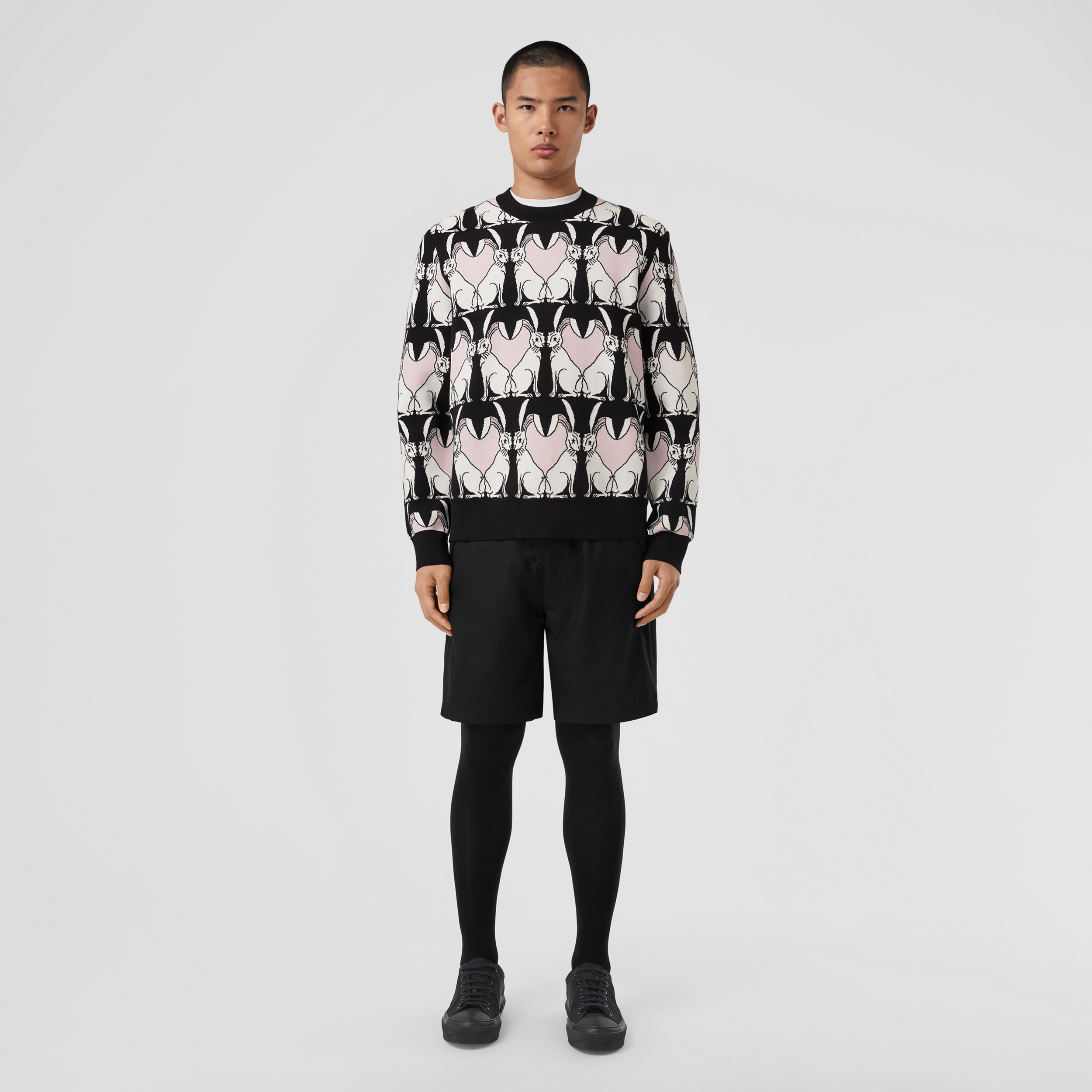 Suéter oversize de algodão e viscose com estampa de coelho (Preto) - Homens | Burberry® oficial - 4